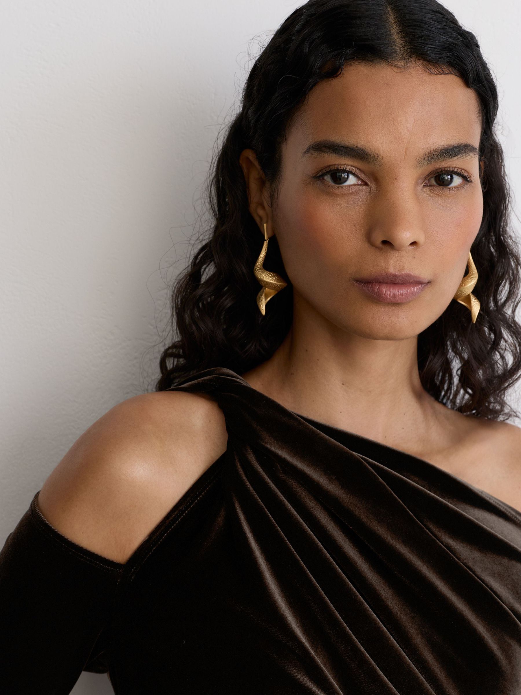 Velvet One-Shoulder Draped Midi Dress in Olive Green - Image 4 of 7