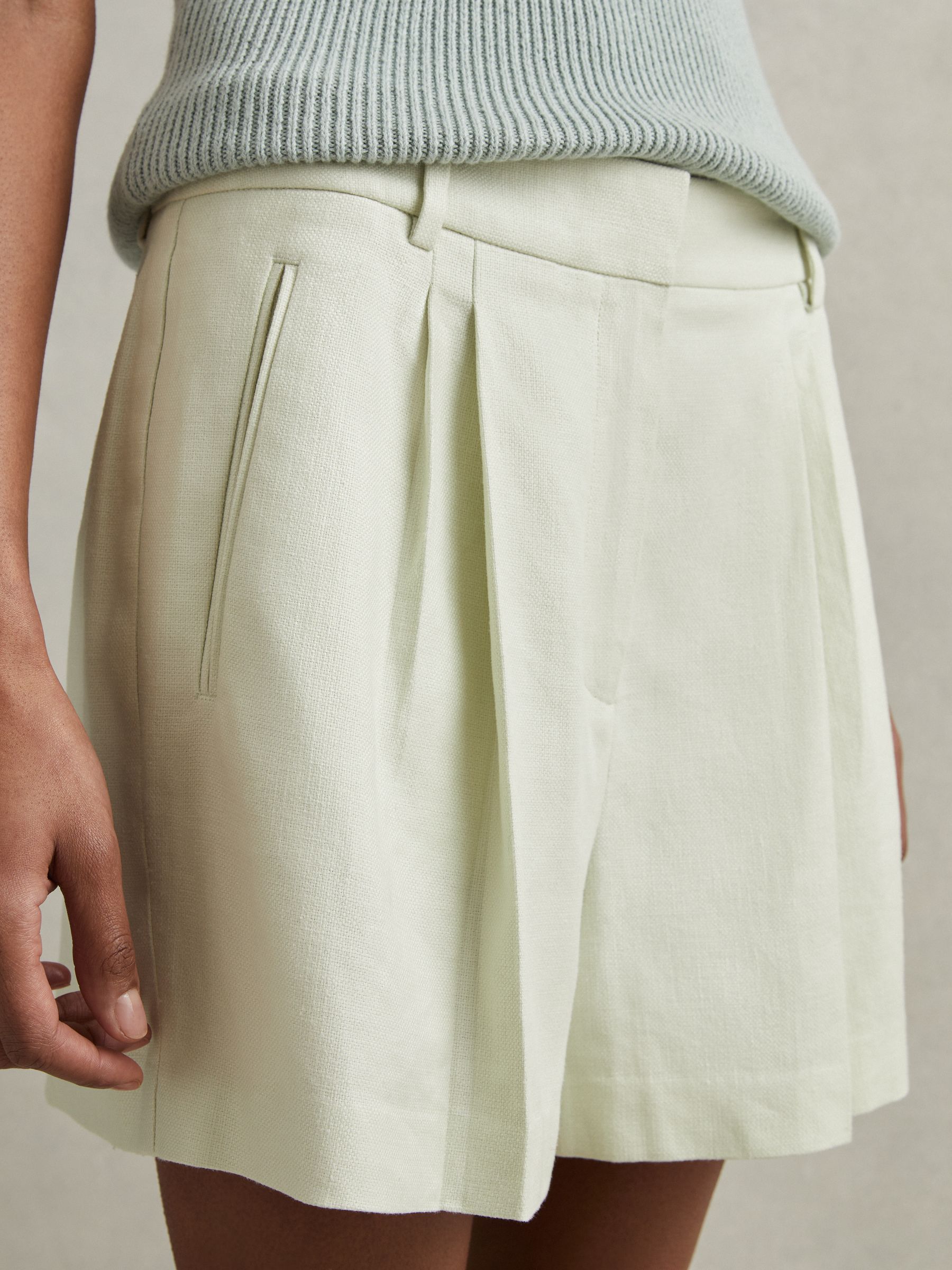 Front Pleat Linen Blend Suit Shorts in Mint - Image 4 of 6