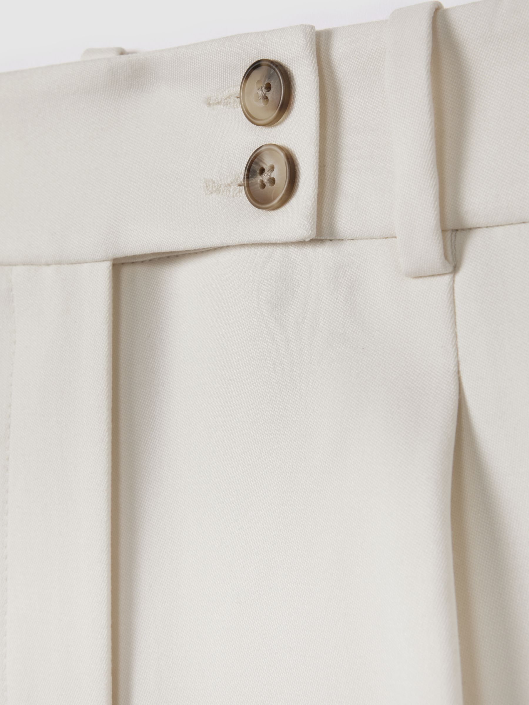 Front Pleat Tailored Shorts in Cream - Image 6 of 6