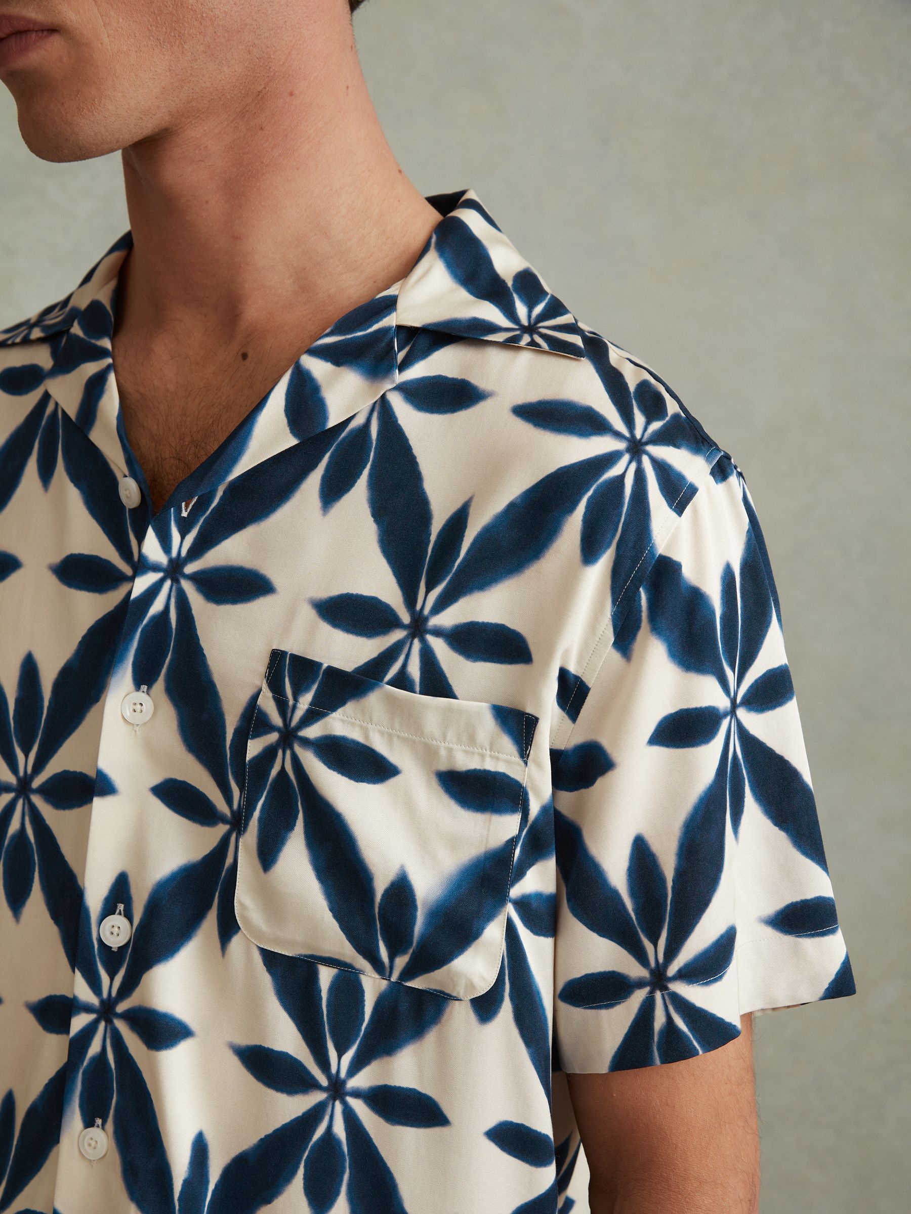 Relaxed Printed Cuban Collar Shirt in Ecru/Navy - Image 3 of 5