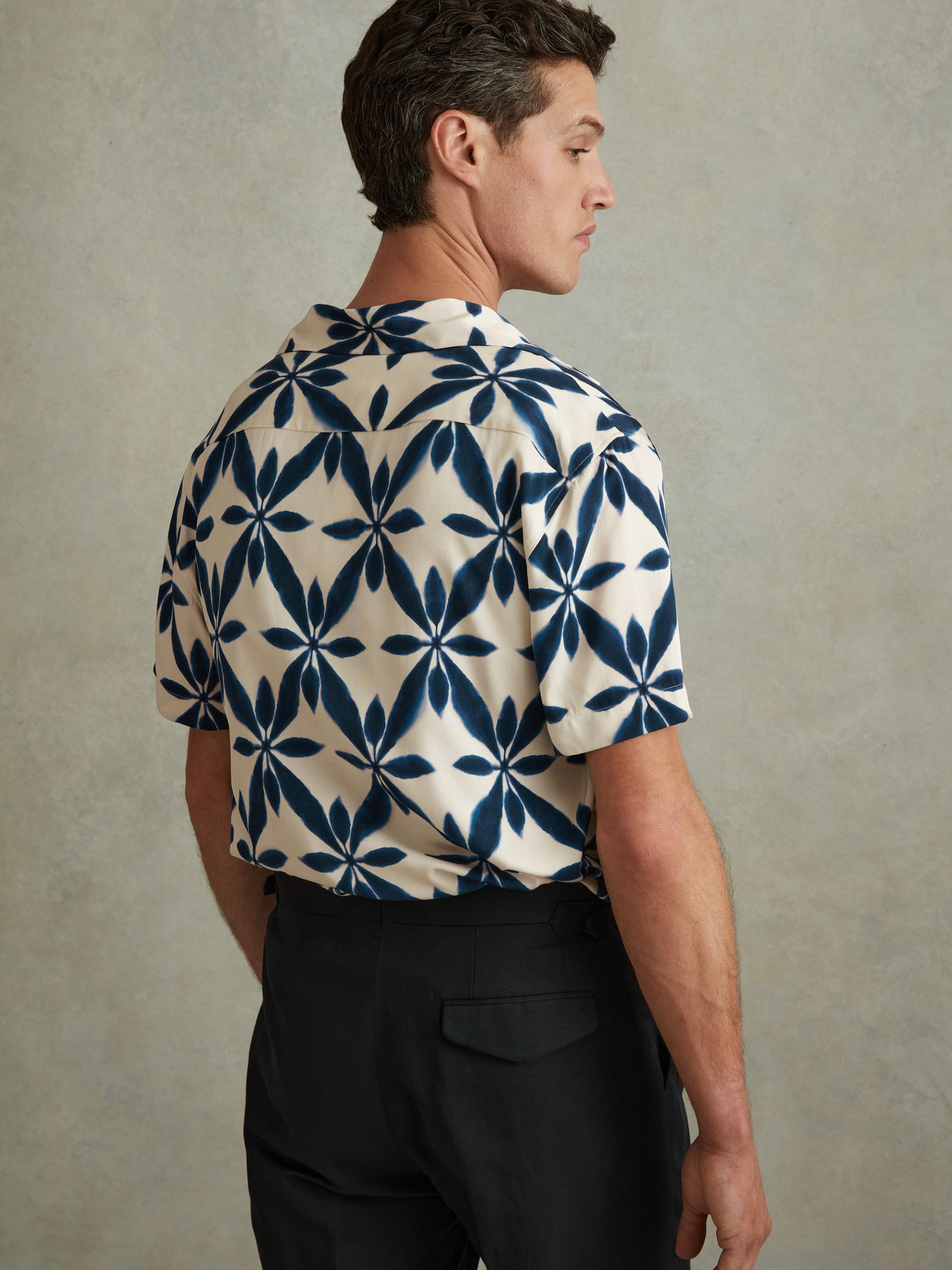 Relaxed Printed Cuban Collar Shirt in Ecru/Navy - Image 4 of 5