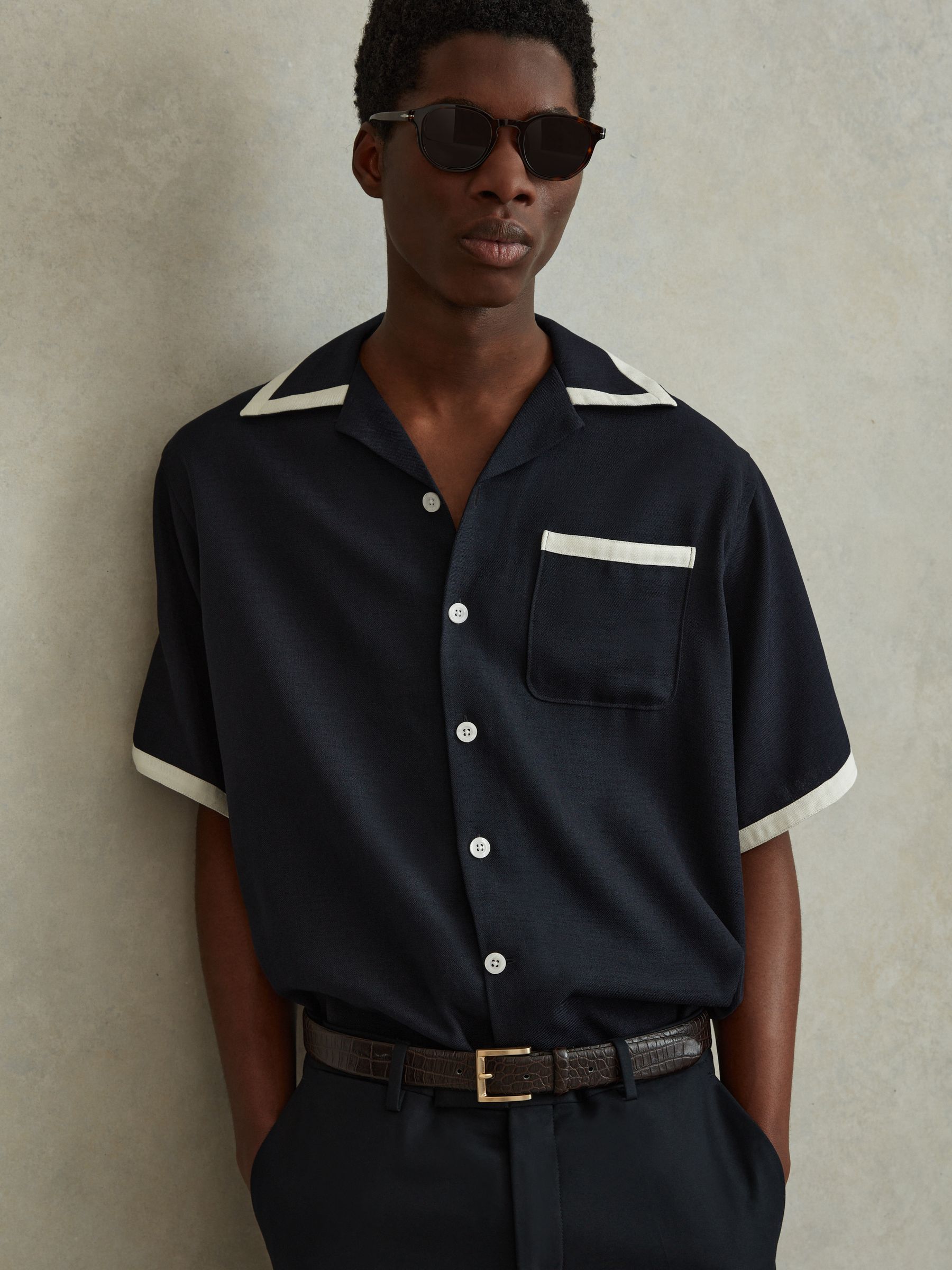 Contrast Trim Cuban Collar Shirt in Navy/Ecru - Image 3 of 6