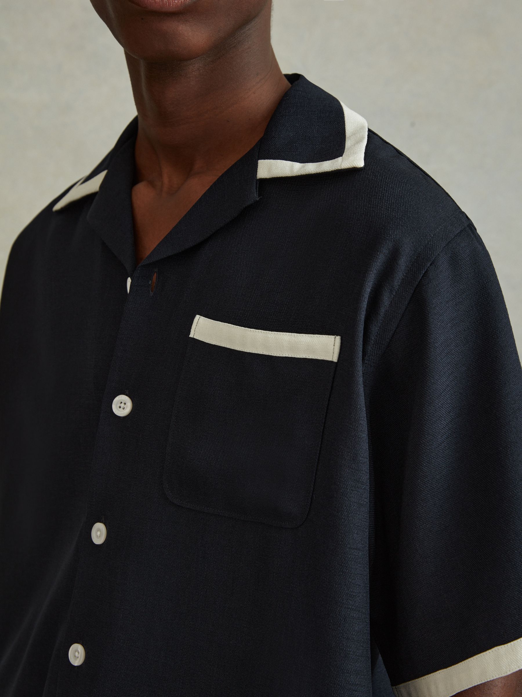 Contrast Trim Cuban Collar Shirt in Navy/Ecru - Image 4 of 6