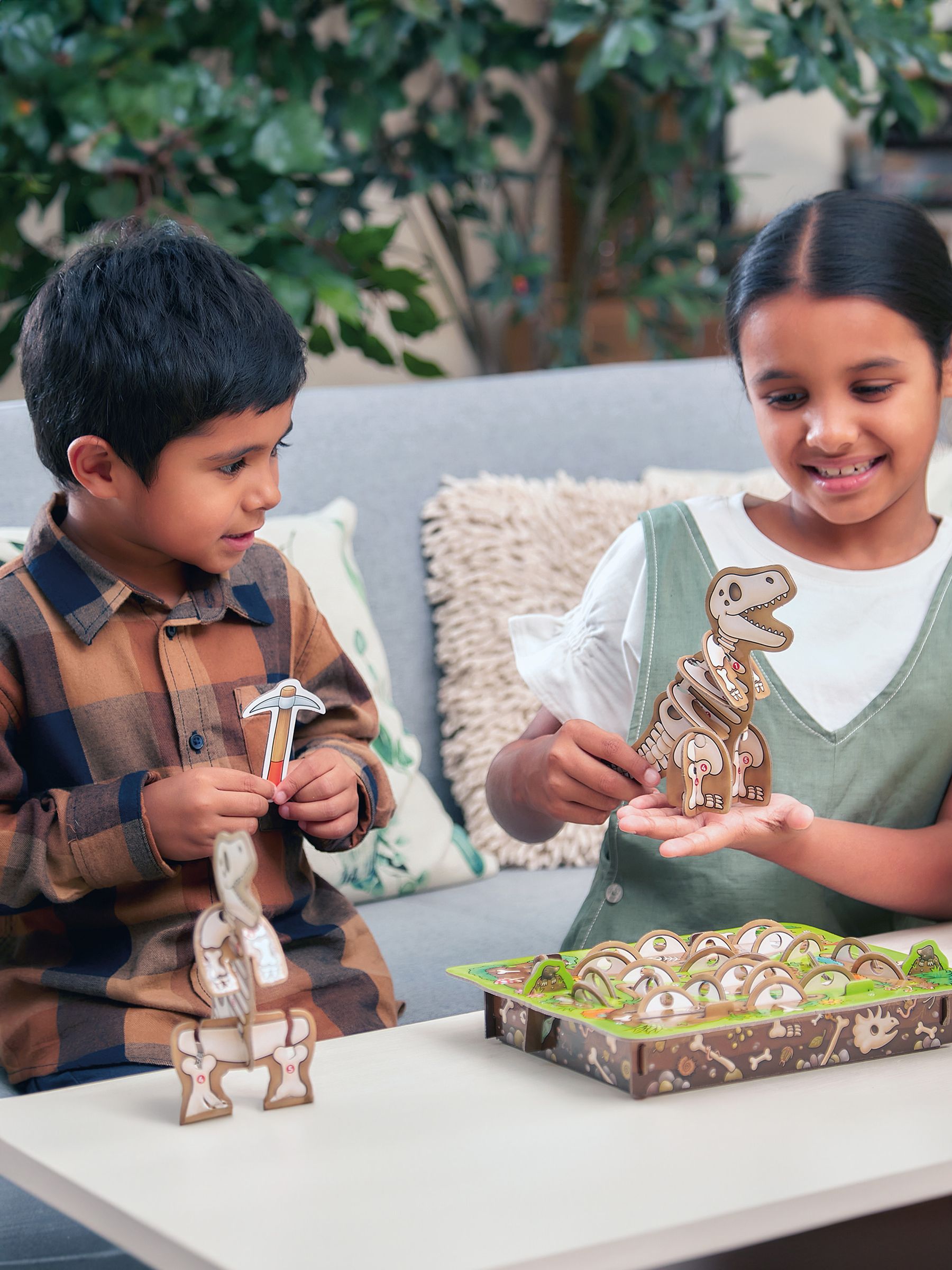 Orchard Toys Dinosaur Dig - Image 4 of 6
