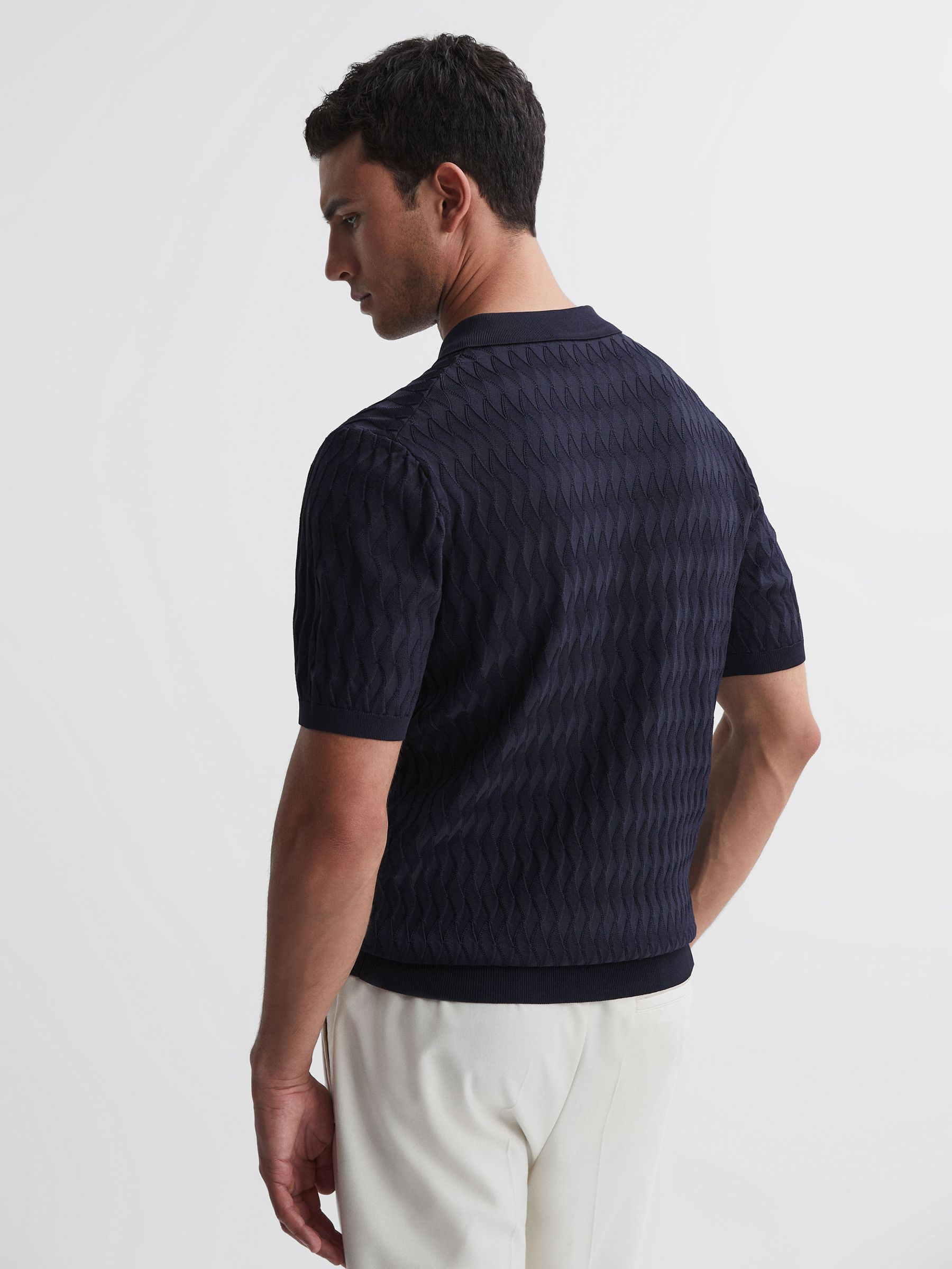 REISS - REISS Tシャツ Reiss Textured Crew-Neck T-Shirt in Off White | REISS