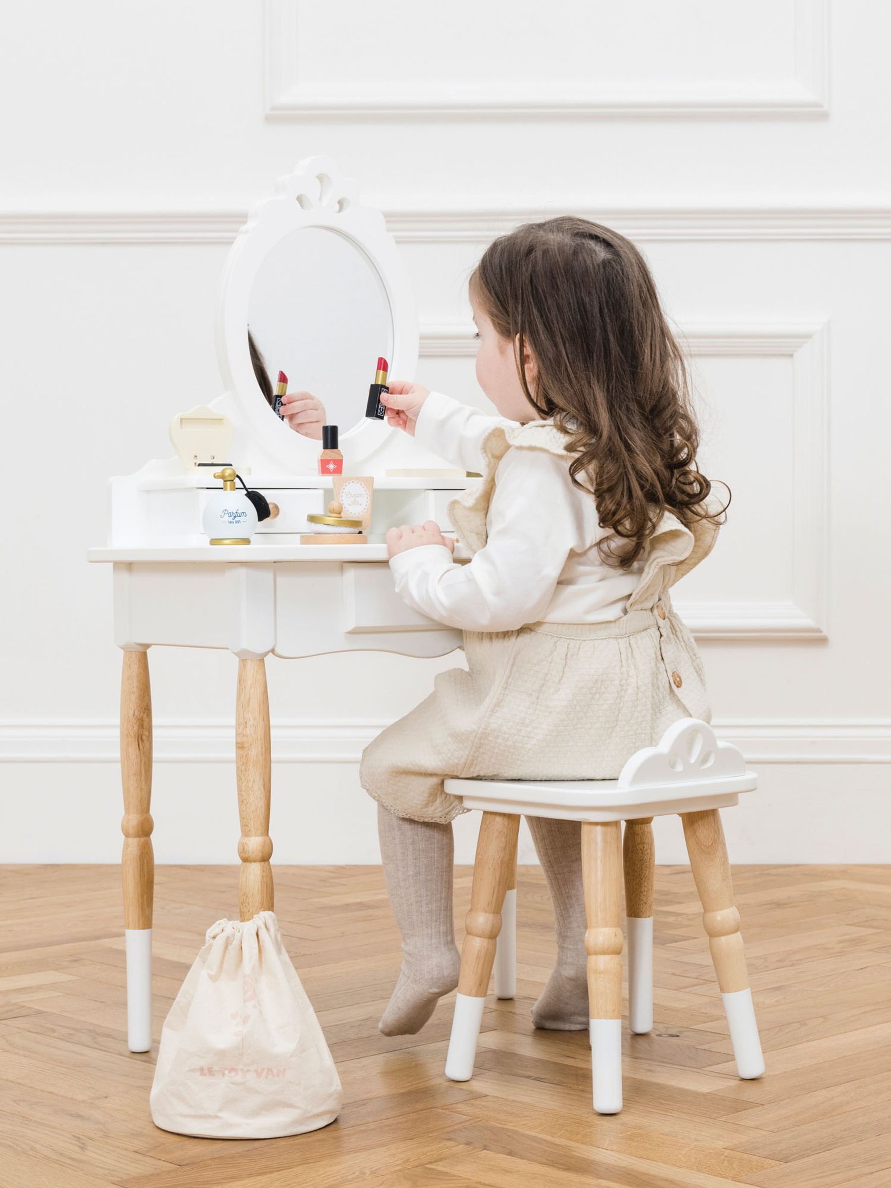 Le Toy Van Vanity Table with Stool - Image 5 of 5