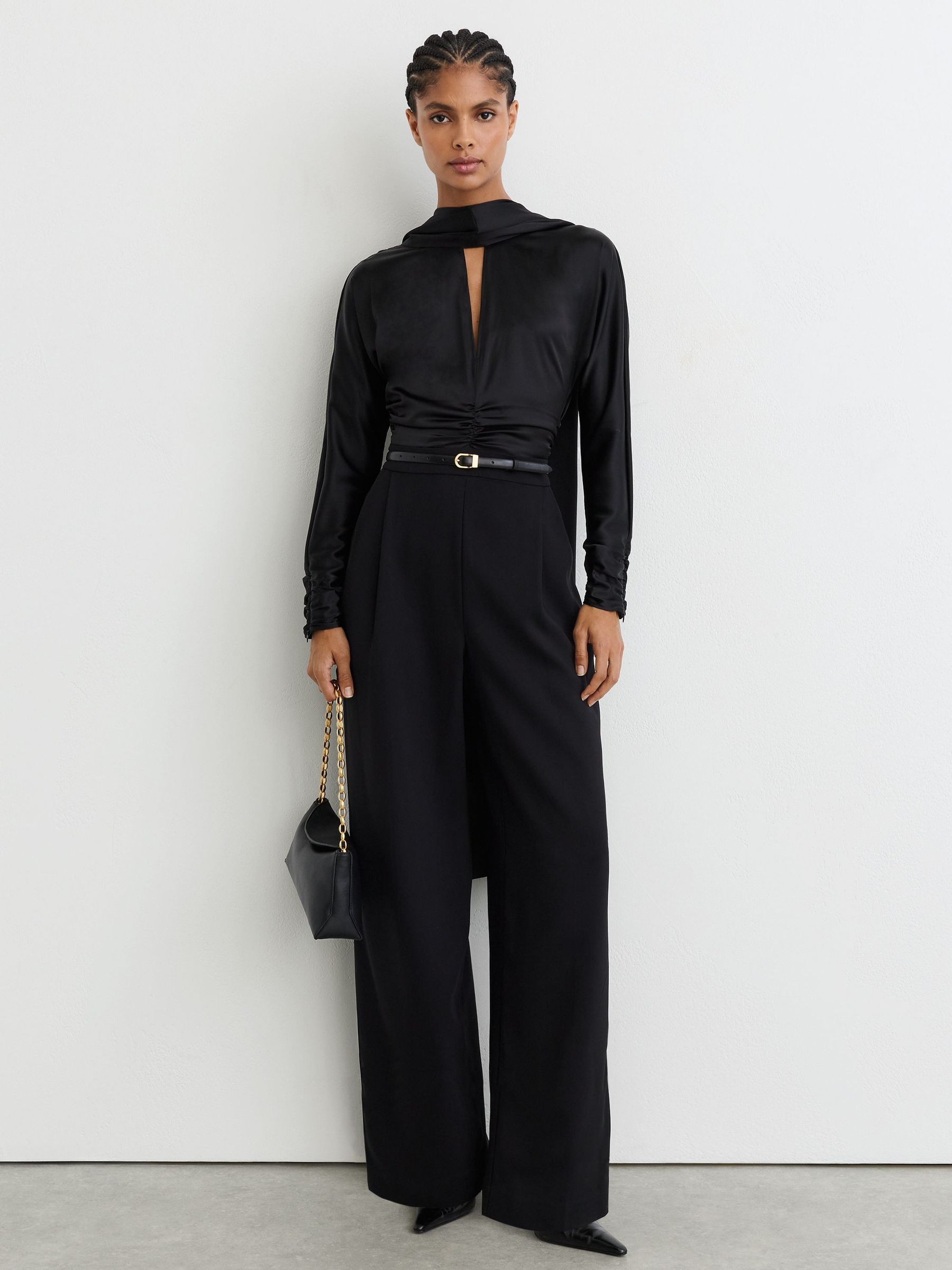 Reiss Freida Satin Woven Mix Cape-Detail Jumpsuit - صورة 1 من 8 Reiss Freida Satin Woven Mix Cape-Detail Jumpsuit - صورة 1 من 8