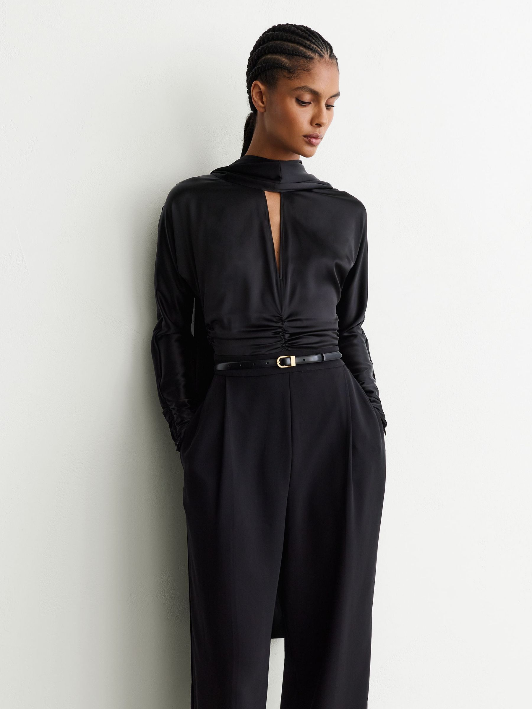 Reiss Freida Satin Woven Mix Cape-Detail Jumpsuit - صورة 4 من 8