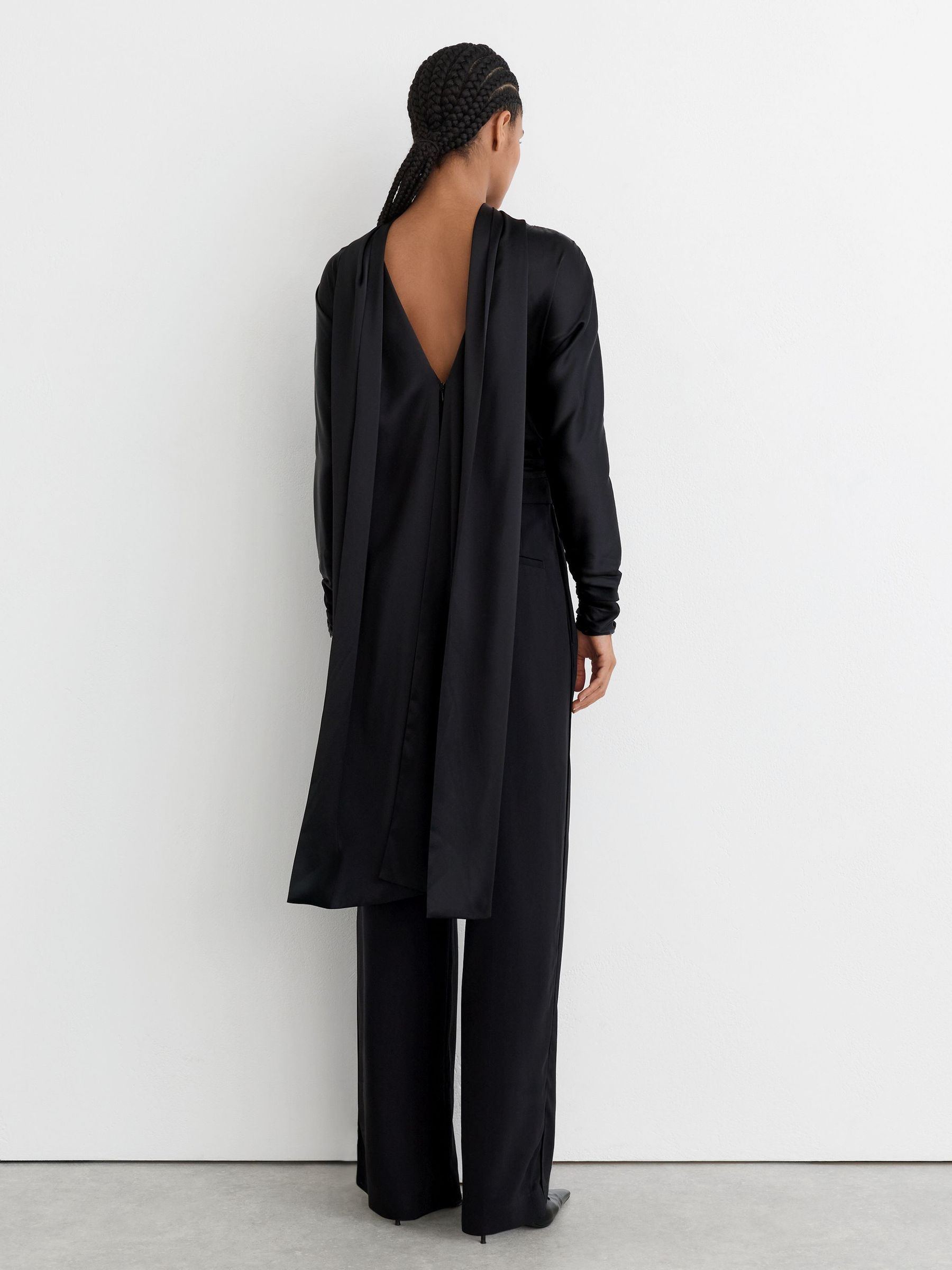 Reiss Freida Satin Woven Mix Cape-Detail Jumpsuit - صورة 7 من 8