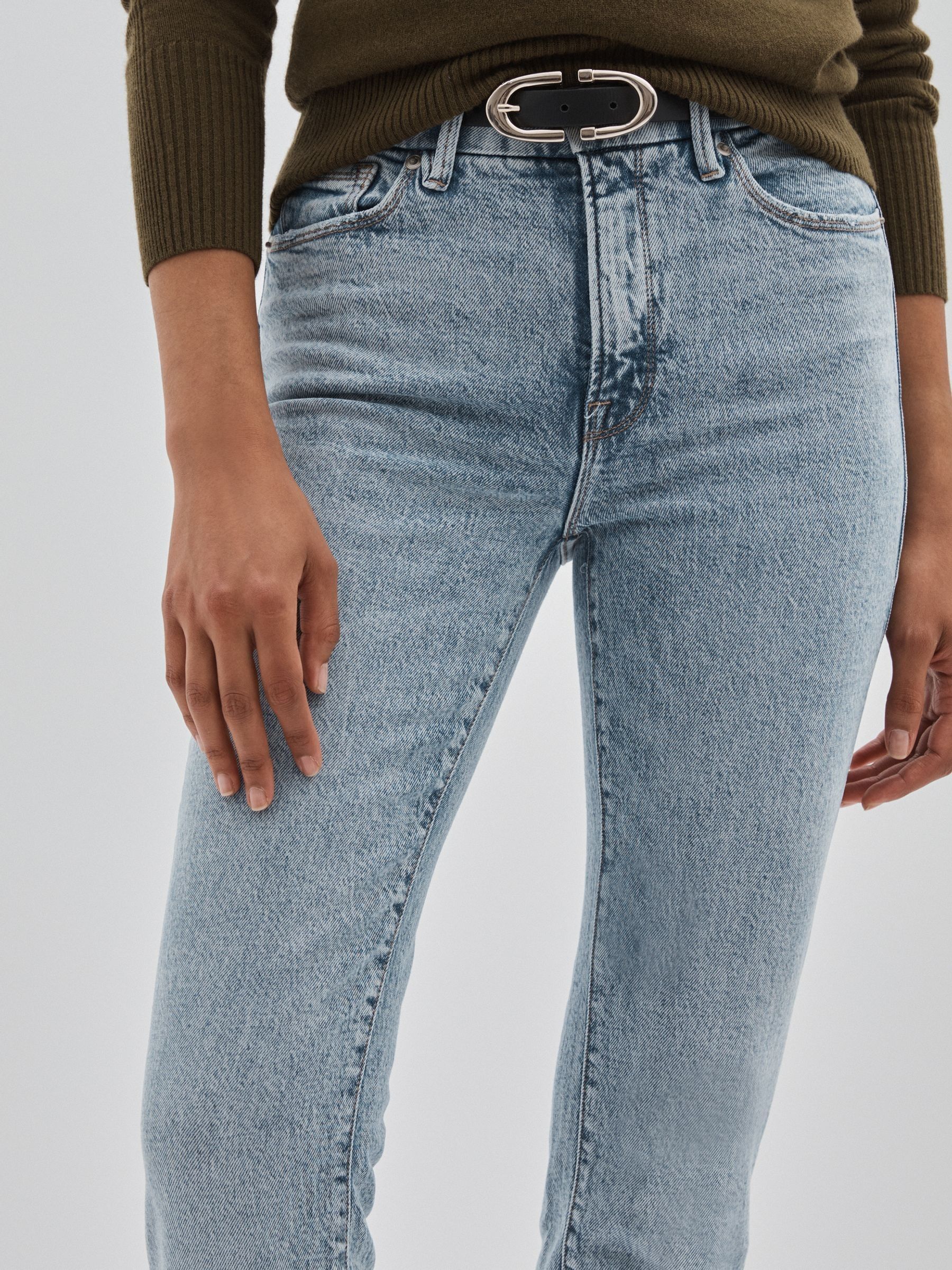 Cropped Denim Jeans in Mid Blue - Image 4 of 6