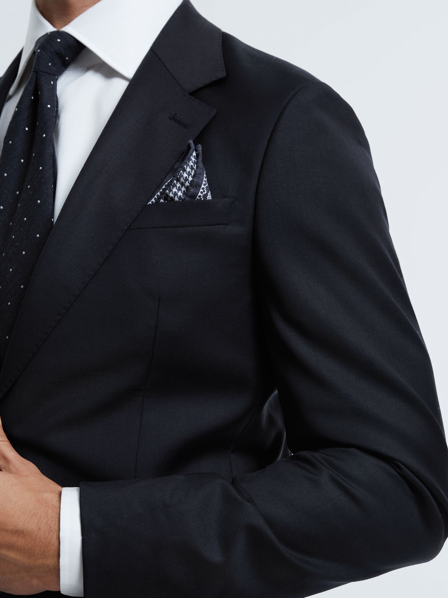 Atelier Wool Cashmere Slim Fit Single Breasted Blazer in Midnight Navy - Image 4 of 8