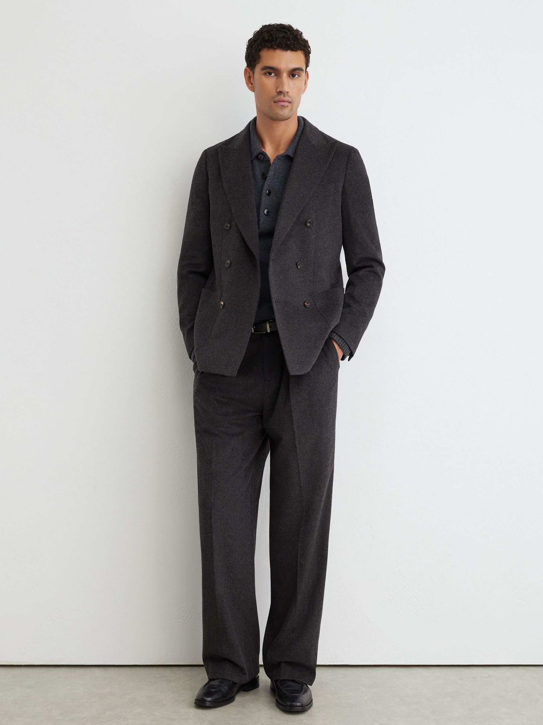 Classic Fit Wool-Blend Flannel Double-Breasted Blazer in Charcoal Grey - Image 1 de 8