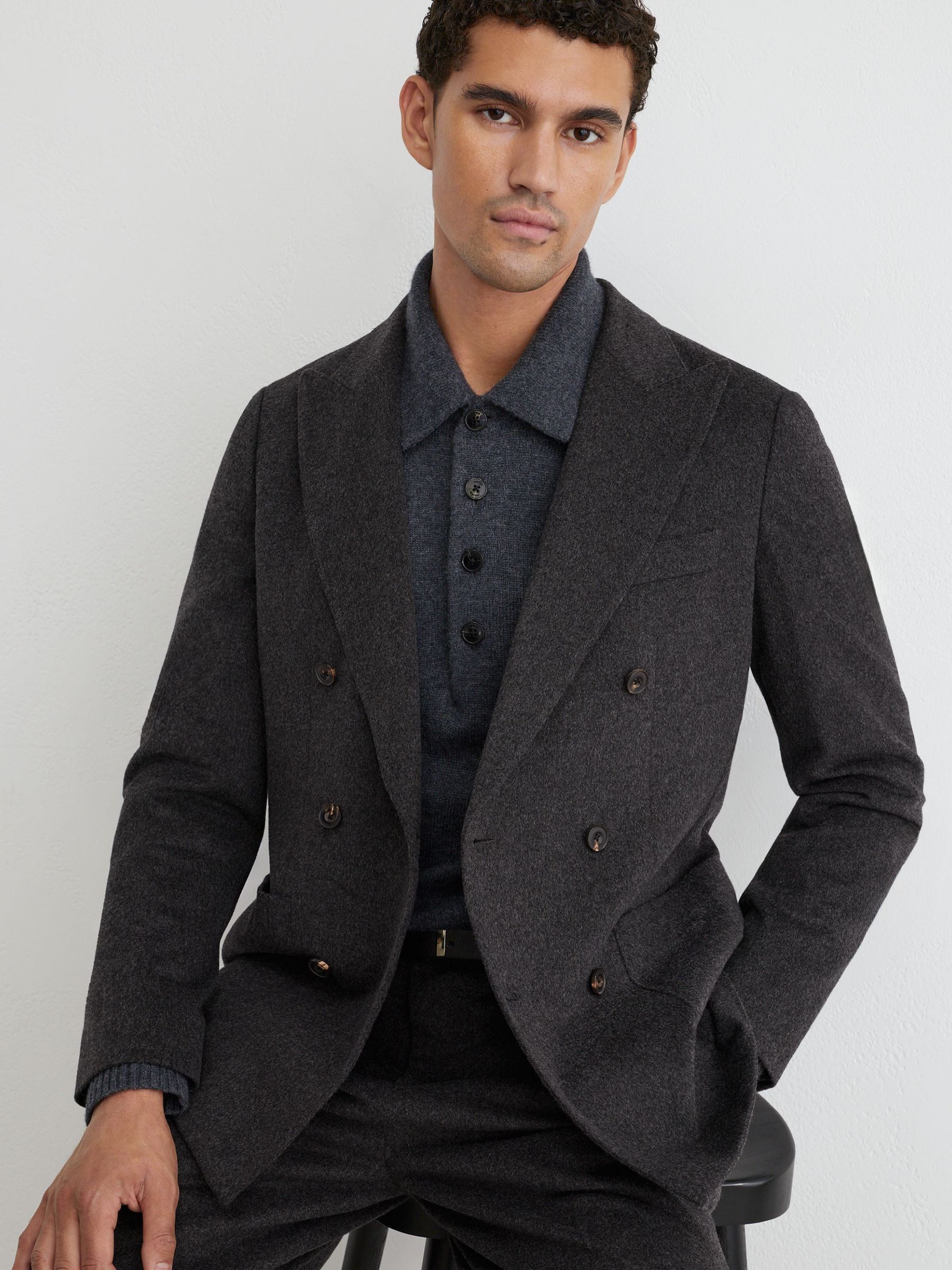 Classic Fit Wool-Blend Flannel Double-Breasted Blazer in Charcoal Grey - Image 6 de 8