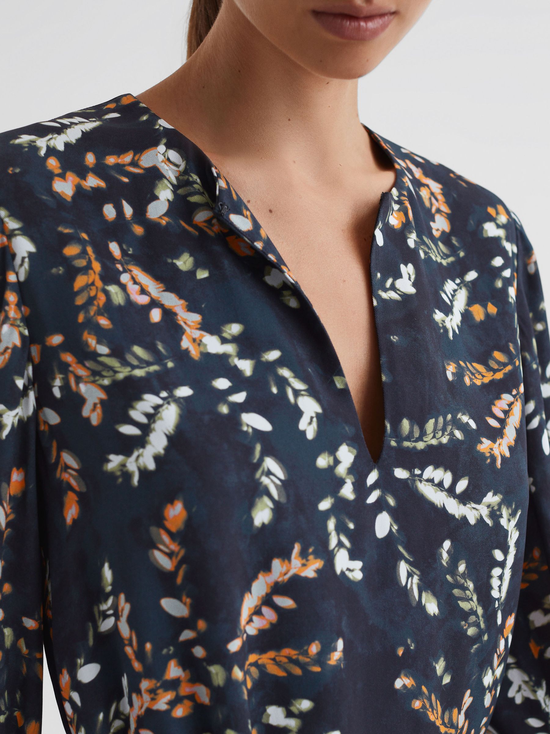 【海外限定】REISSワンピース☆Navy Oe Rory Botanical-Print Ch Buy Reiss Navy Oe Rory Botanical-Print Chiffon Mini Dress