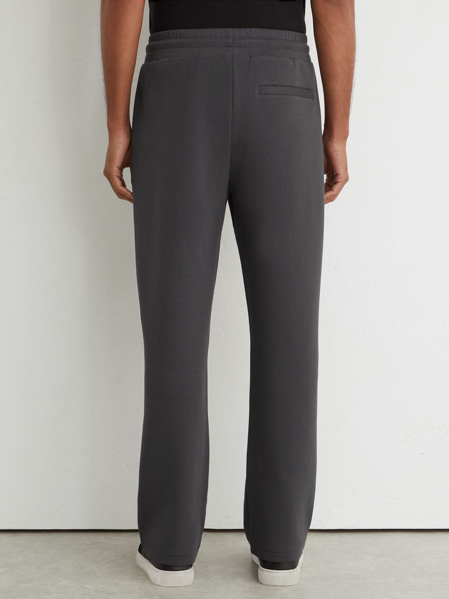 Premium Interlock Straight-Leg Joggers in Charcoal Grey - Obrázek 5 z 7