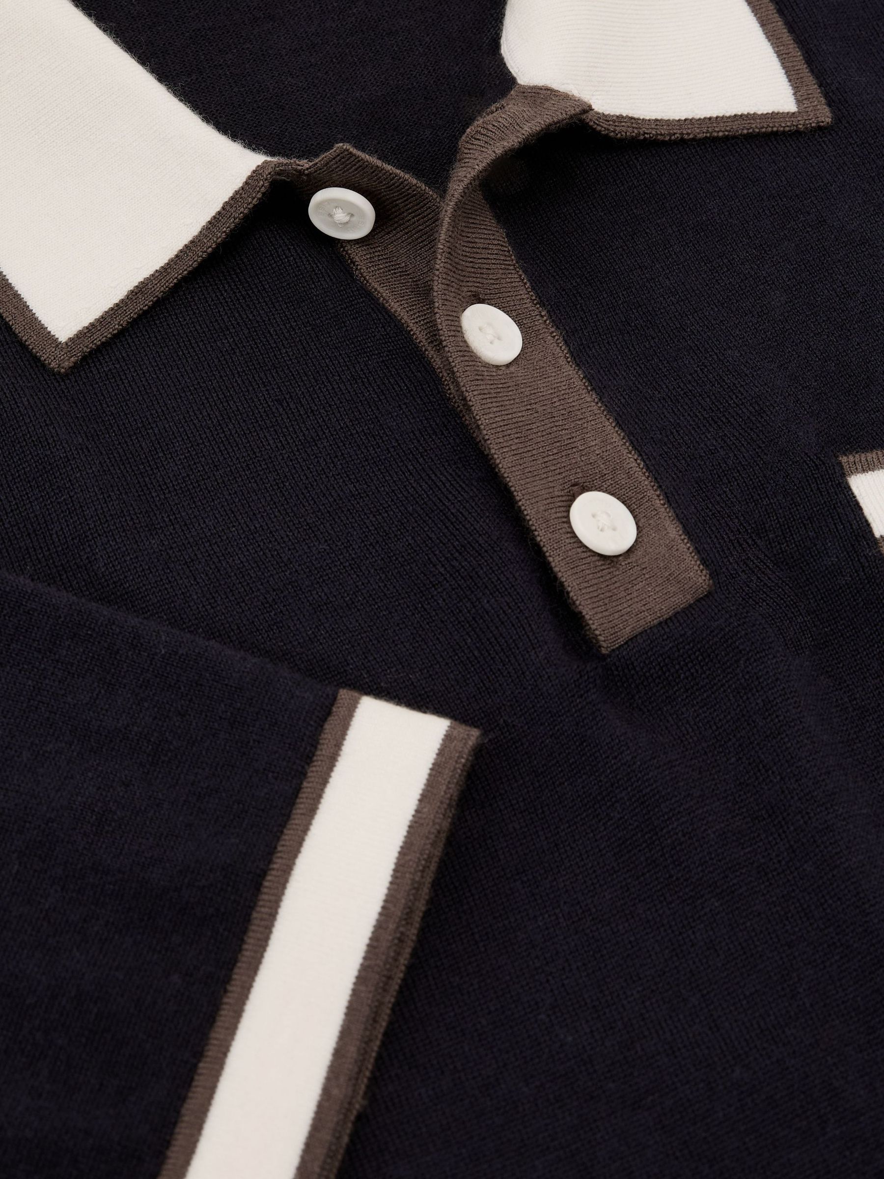 Merino Wool Contrast-Trim Polo Shirt in Navy - Image 7 of 7