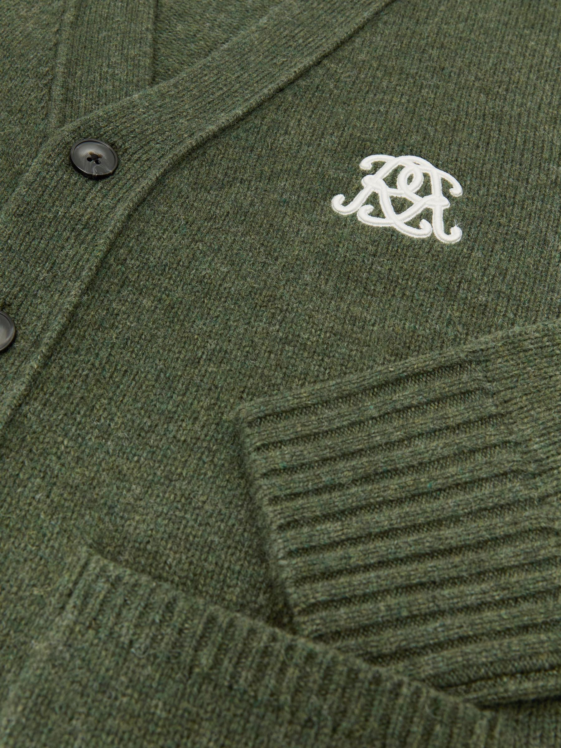 Monogrambroderad avslappnad ullkofta i mörkgrönt - Bild 8 av 8