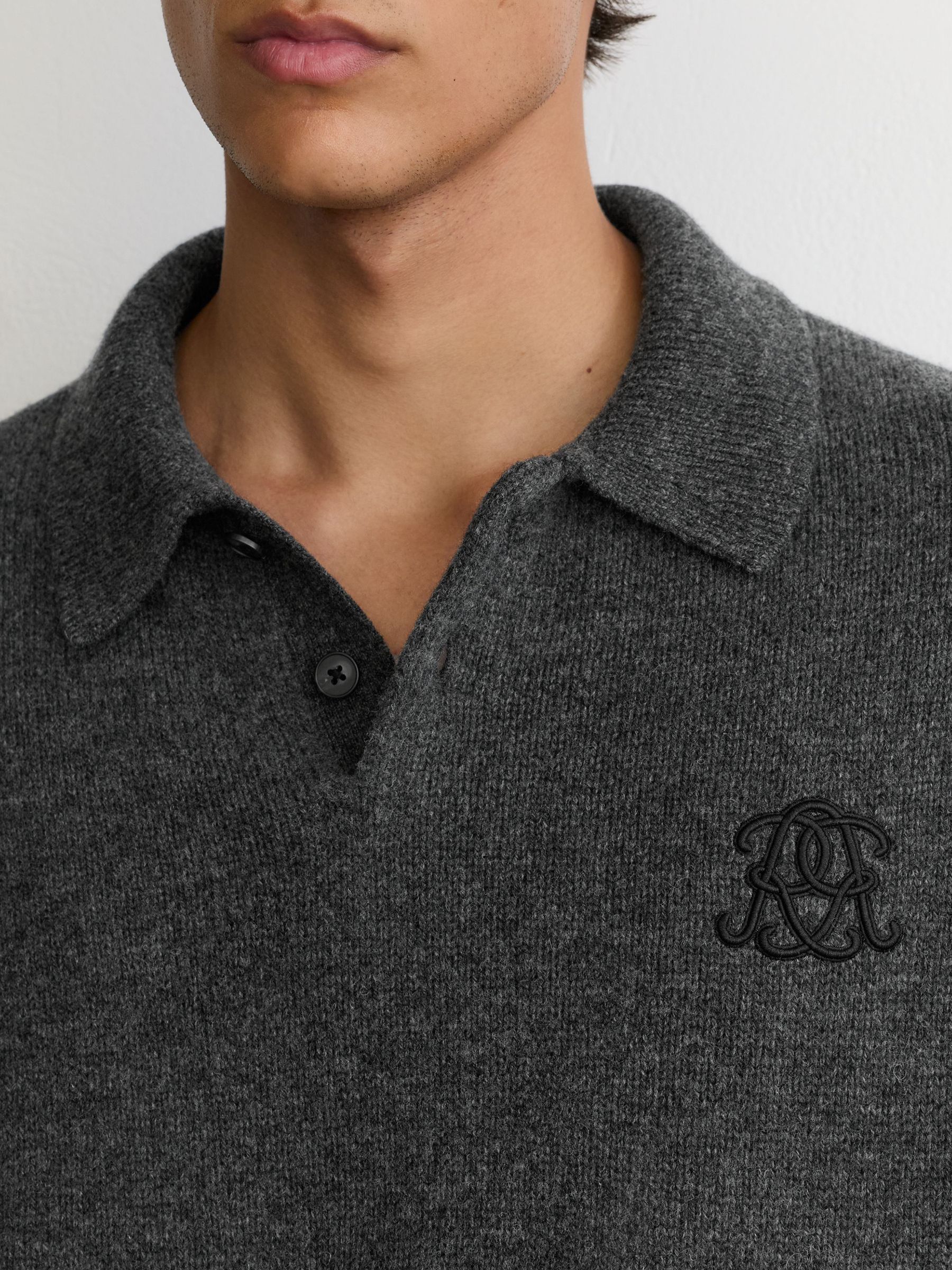 Monogram Ull Jumper med Avslappnad Passform i Antracitgrå - Bild 5 av 7