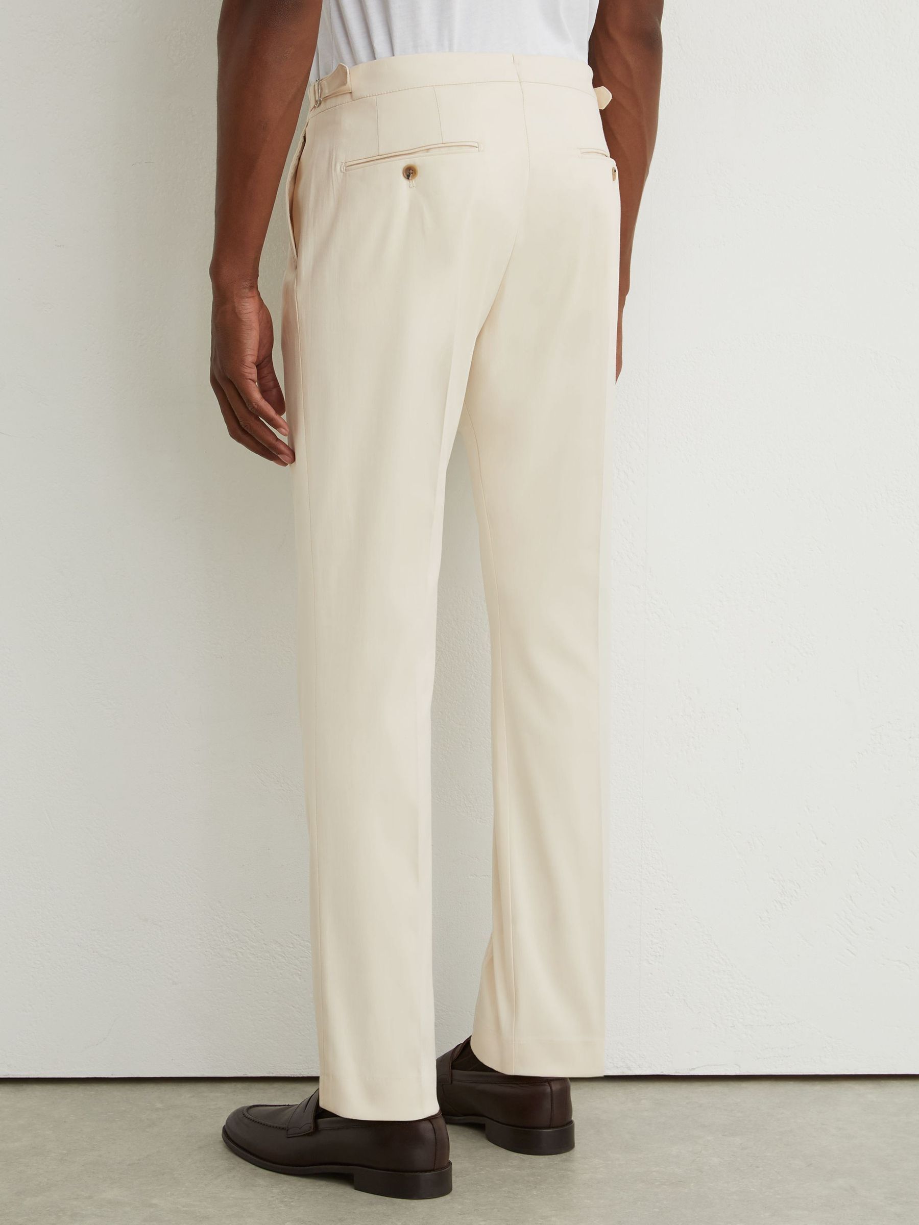 Tailored Hose aus Baumwollmischgewebe mit seitlicher Verstellung in der Farbe Stone - Bild 4 von 6