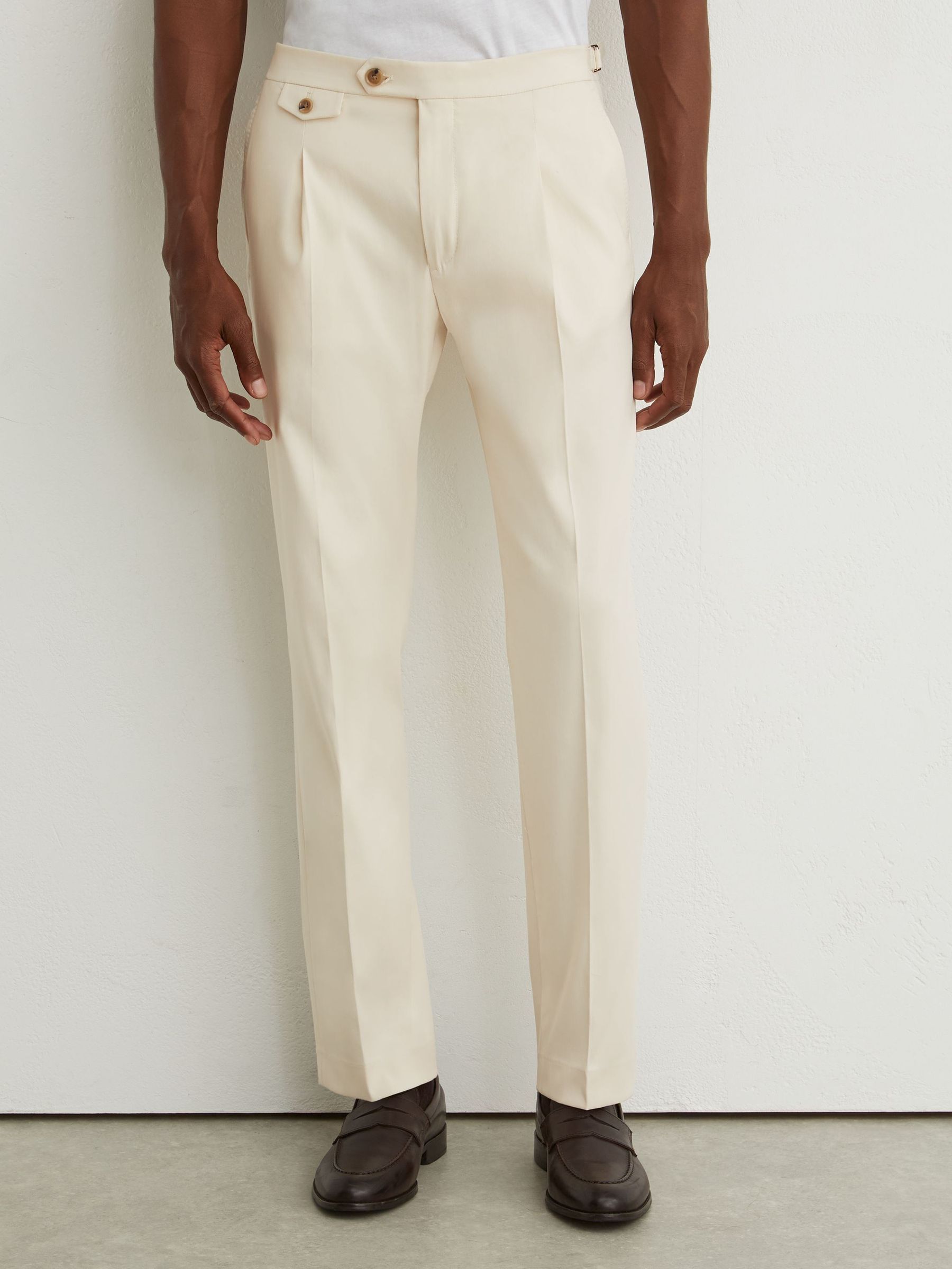 Tailored Hose aus Baumwollmischgewebe mit seitlicher Verstellung in der Farbe Stone - Bild 5 von 6