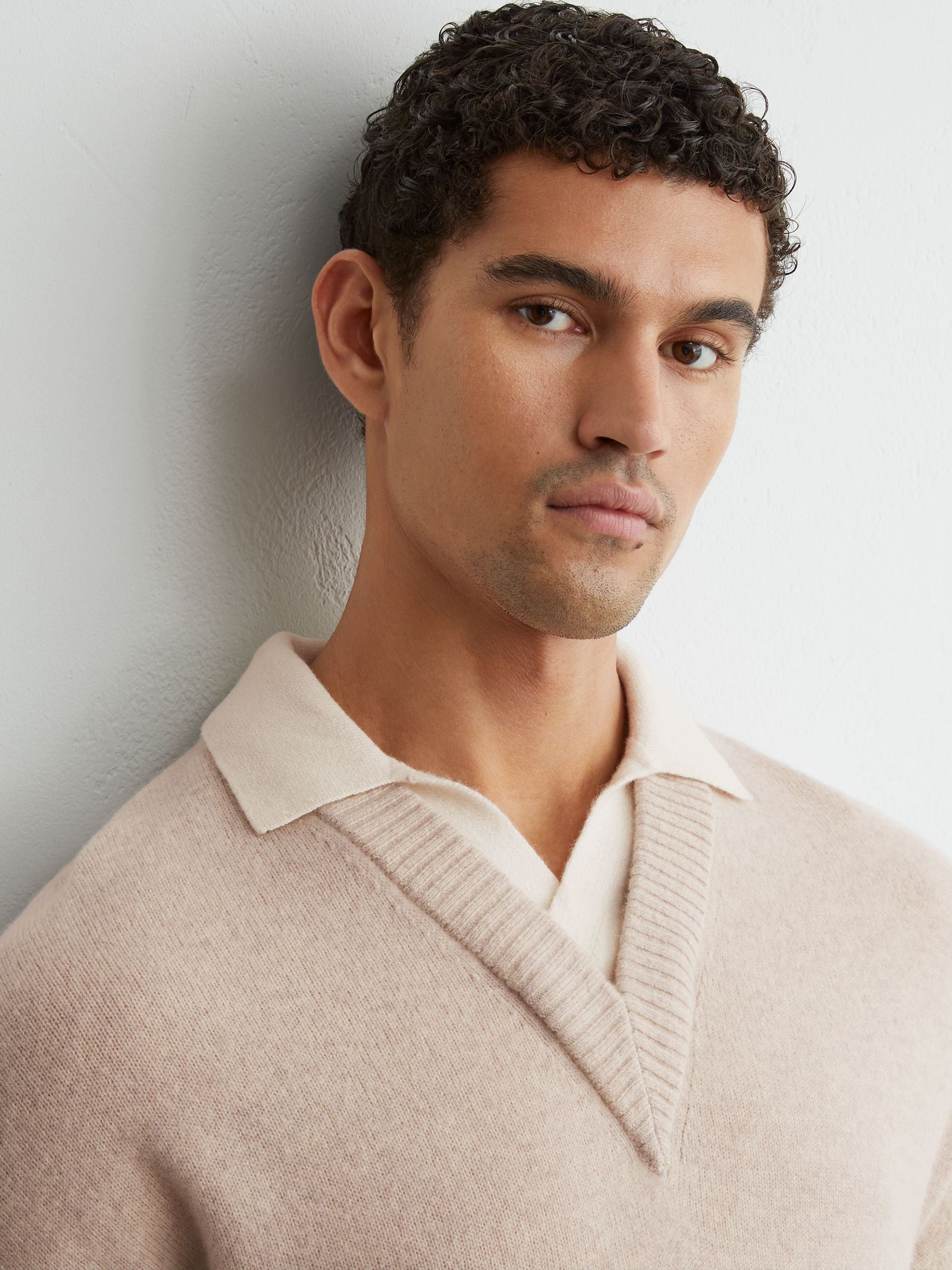 Wool V-Neck Contrast-Collar Jumper in Oatmeal - Image 4 of 6
