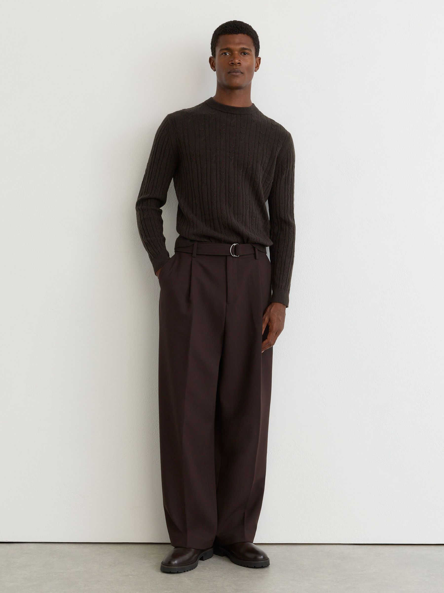 100% Cashmere Cable-Knit Crew-Neck Jumper in Chocolate Brown - Image 4 of 6