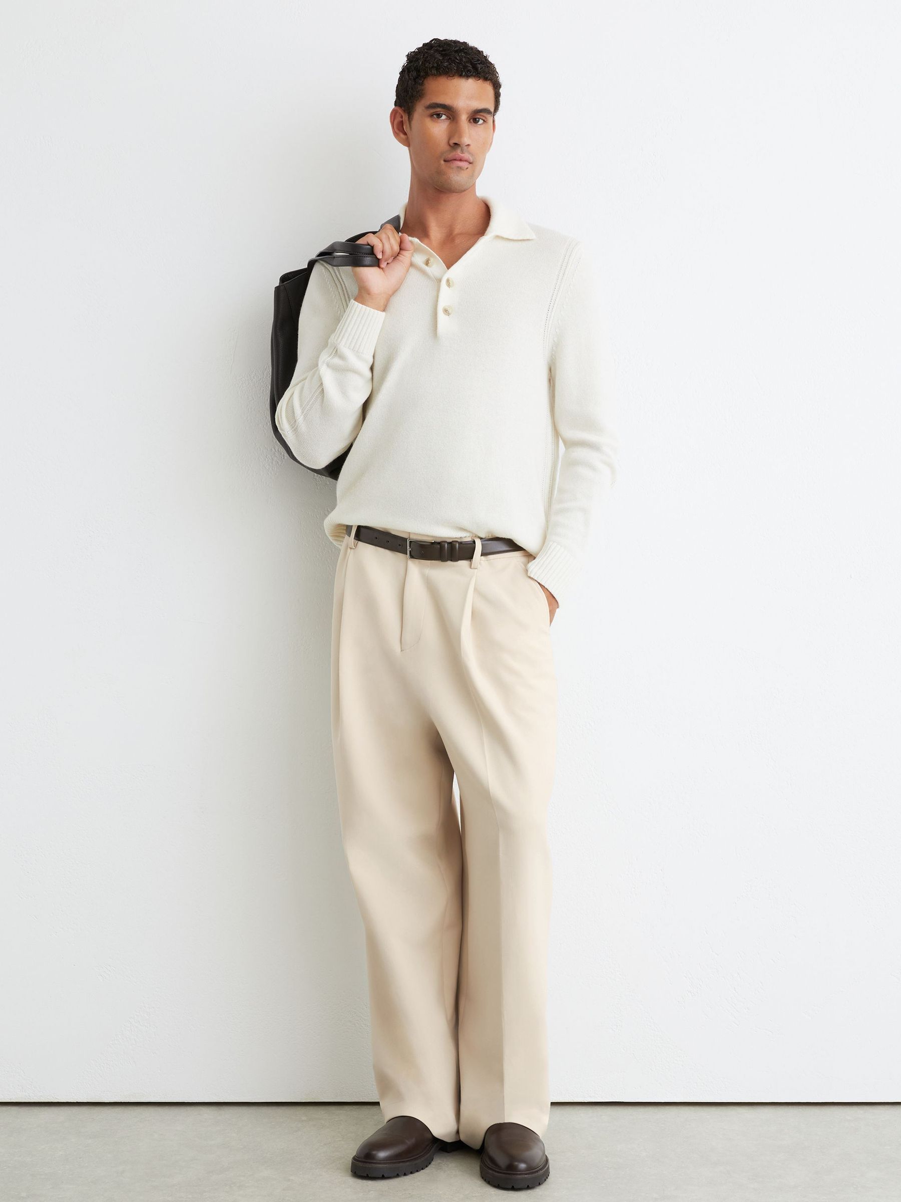 Relaxed-Fit Belted Trousers in Stone - صورة 1 من 6 Relaxed-Fit Belted Trousers in Stone - صورة 1 من 6