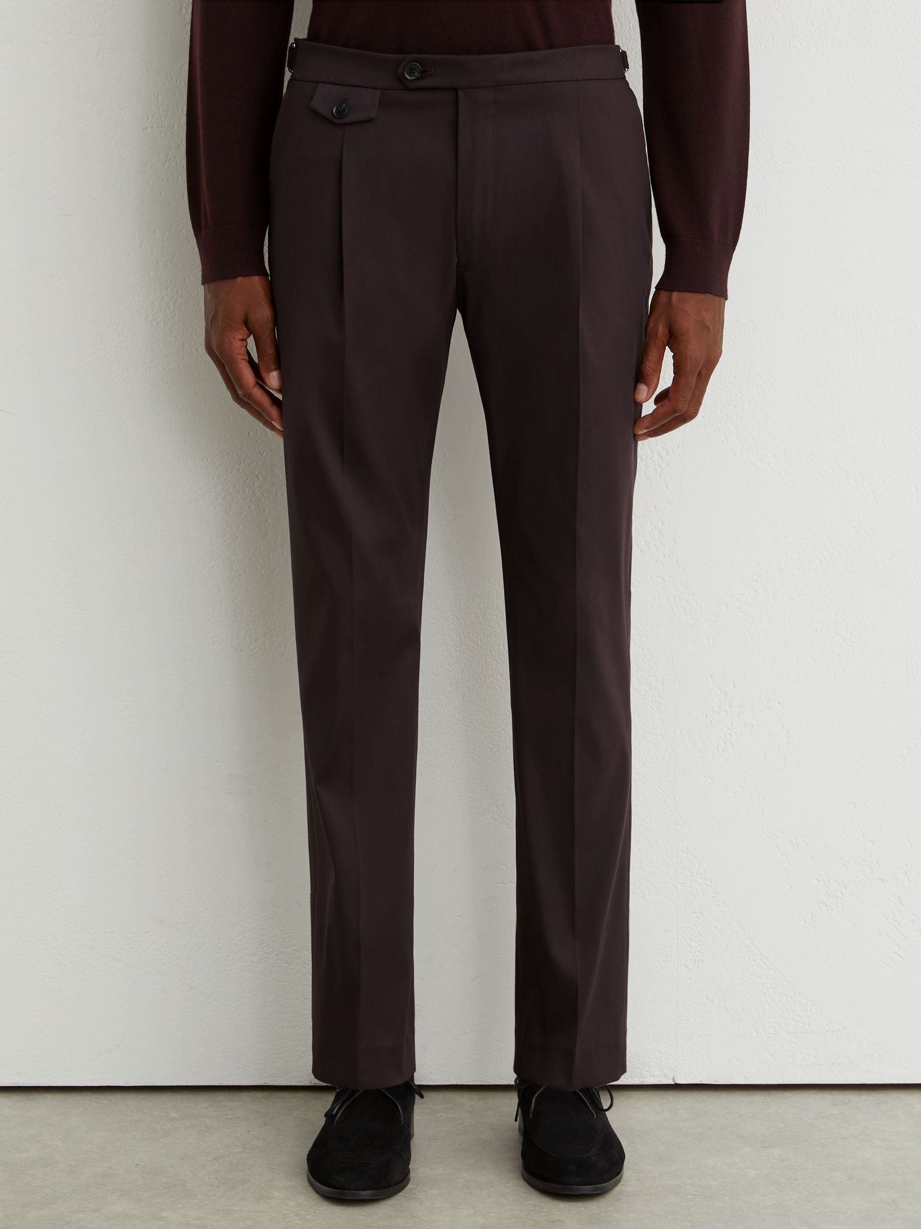 Cotton-Blend Side-Adjuster Trousers Tailored-Fit in Aubergine Purple - Bild 3 von 6