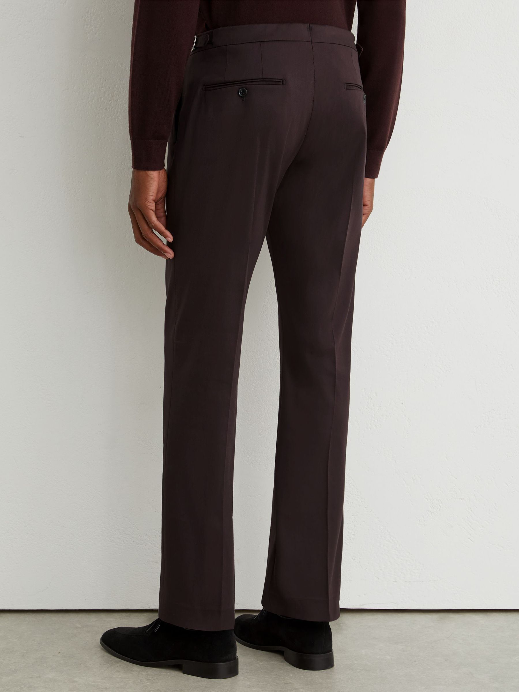 Cotton-Blend Side-Adjuster Trousers Tailored-Fit in Aubergine Purple - Bild 5 von 6