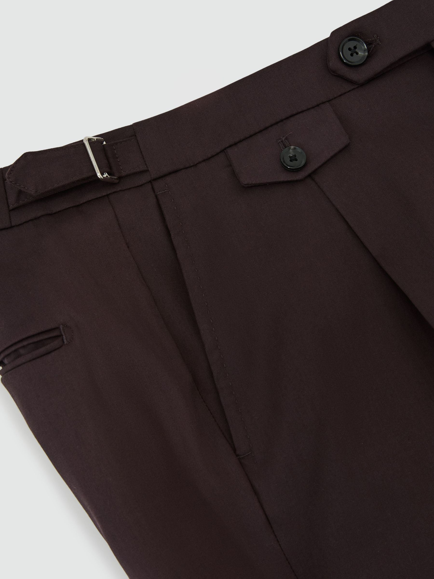 Cotton-Blend Side-Adjuster Trousers Tailored-Fit in Aubergine Purple - Bild 6 von 6