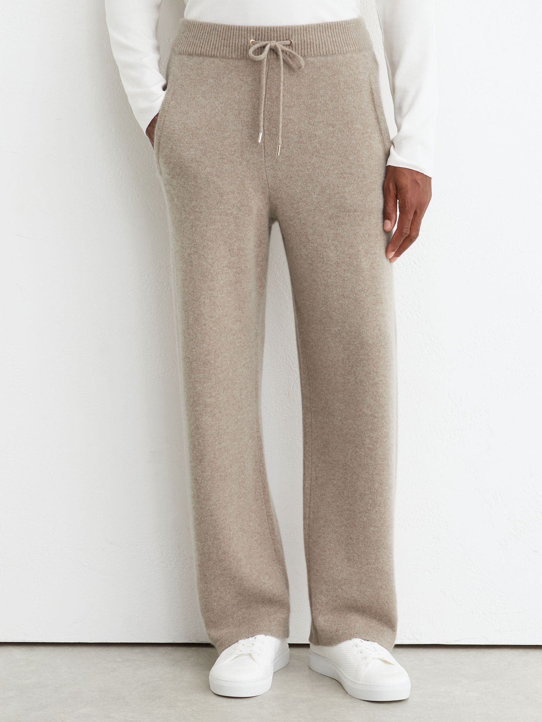 100% Cashmere Relaxed-Fit Joggers in Taupe Melange - Image 3 of 6
