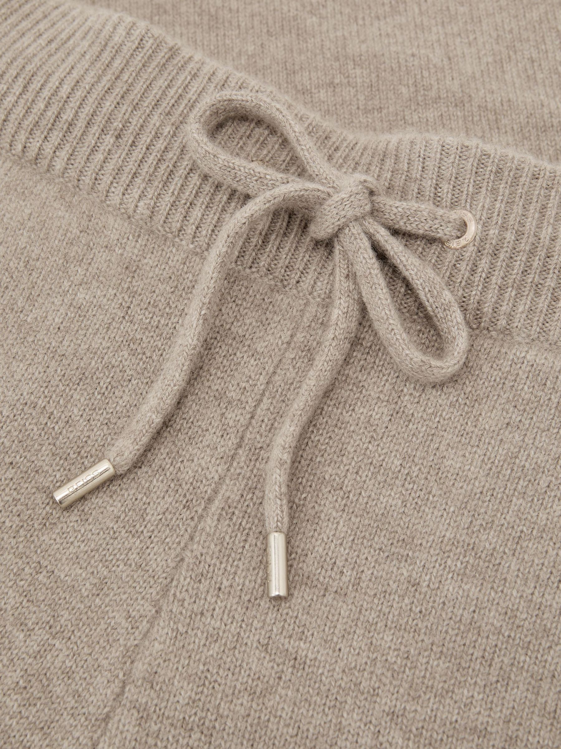 100% Cashmere Relaxed-Fit Joggers in Taupe Melange - Image 6 of 6