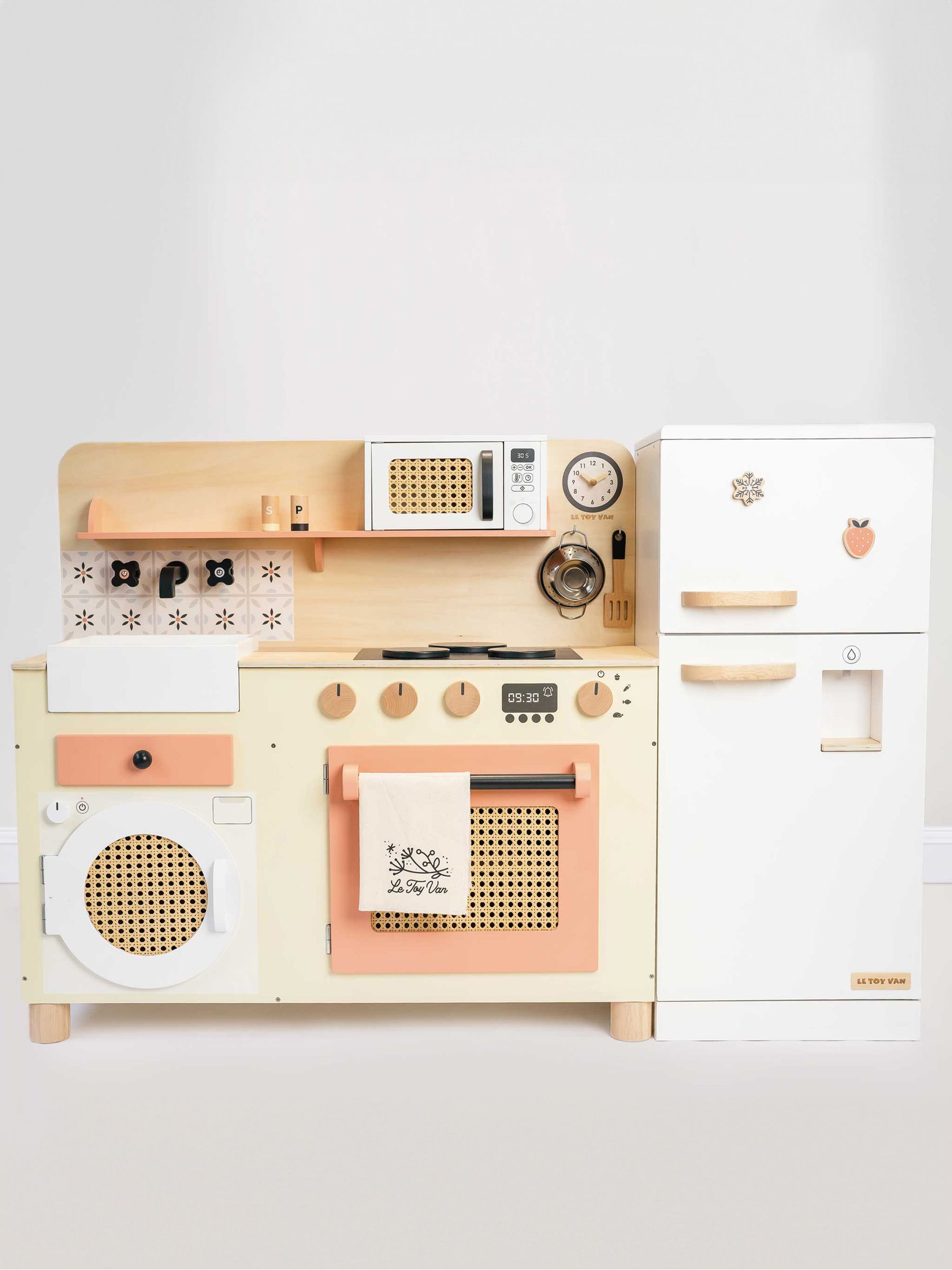 Le Toy Van Large Kitchen Set - Image 3 of 4