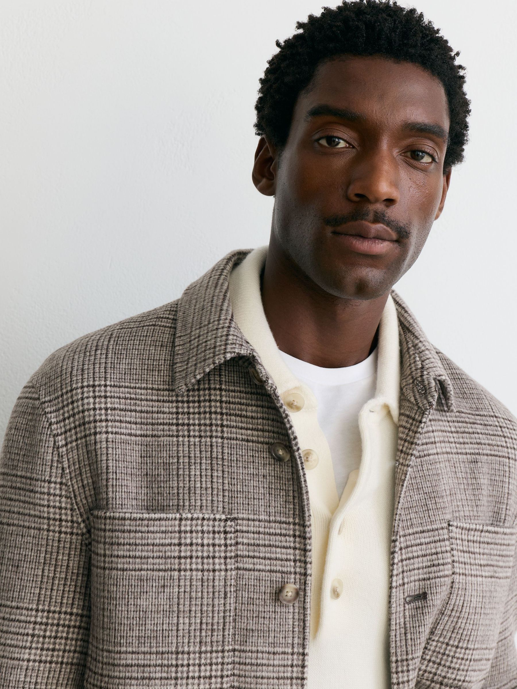 Uldblanding med ternet overshirt med to lommer i brun - Billede 4 af 6