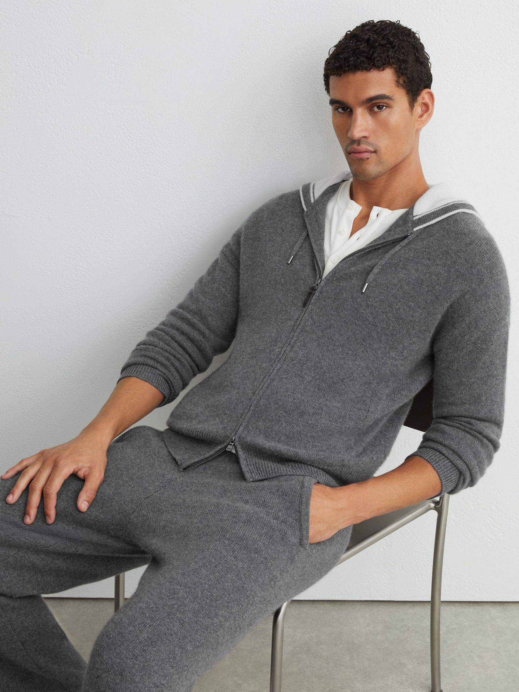 Cashmere-Blend Contrast-Hood Zipped Hoodie in Mid Grey Melange - Image 3 of 7