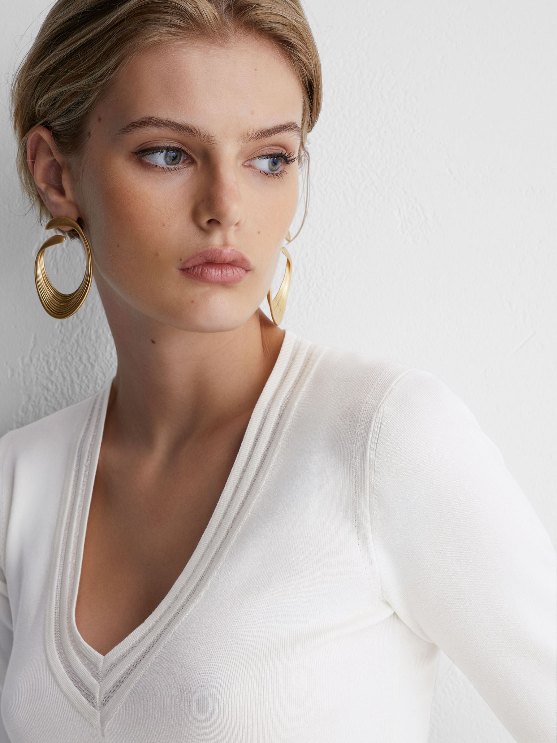 Atelier Silk-Blend Knit V-Neck Jumper in Ivory - Image 4 of 6