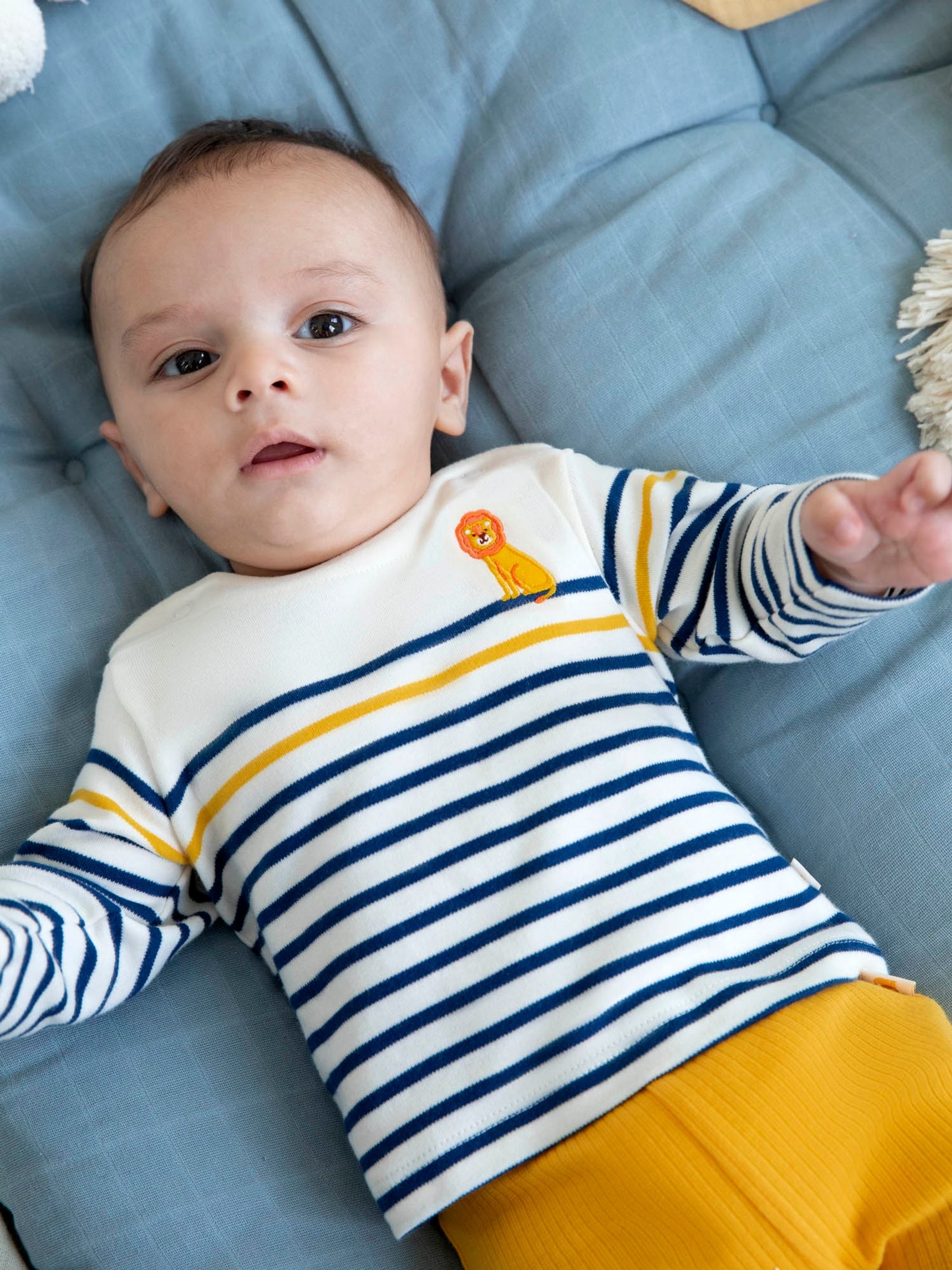 2-Piece Stripe Lion Top & Ribbed Leggings Set in Ecru - Image 7 of 8