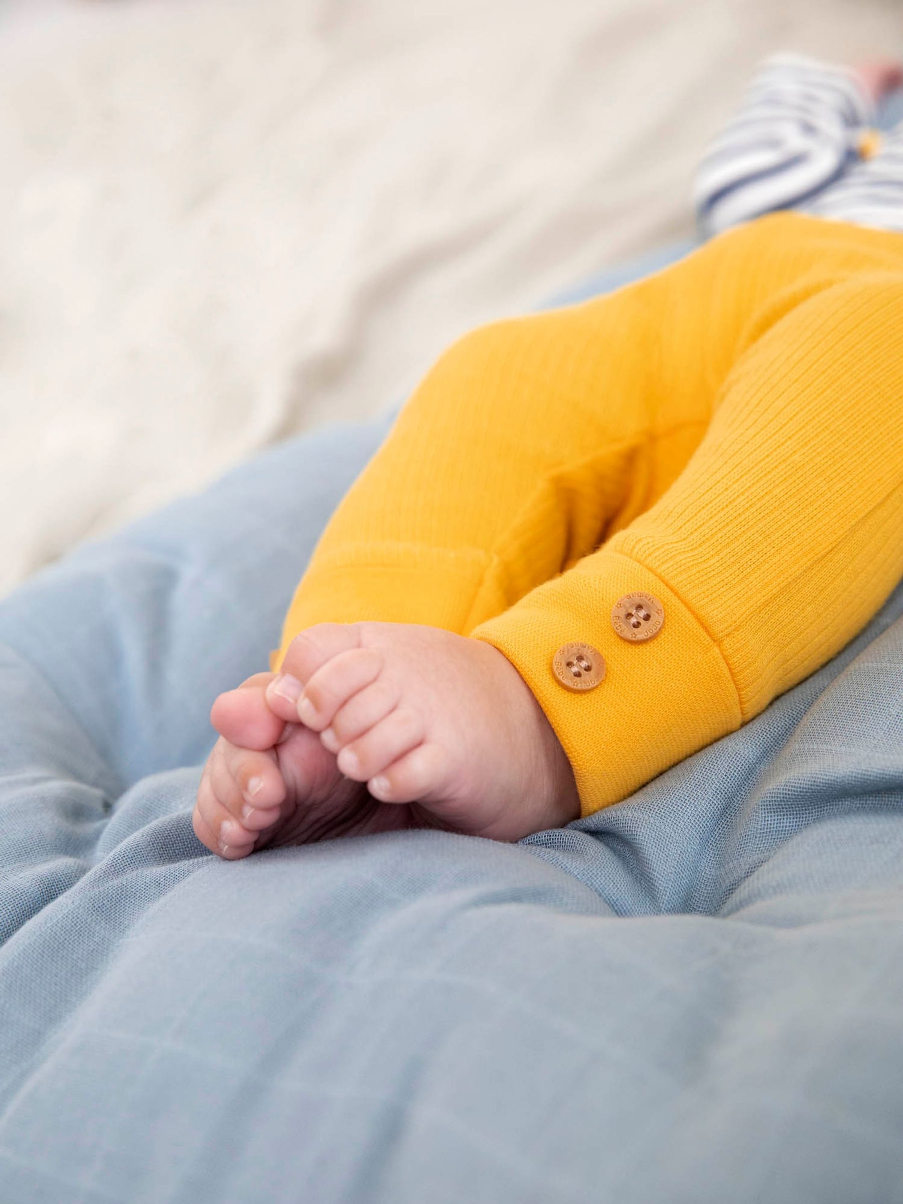 2-Piece Stripe Lion Top & Ribbed Leggings Set in Ecru - Image 8 of 8