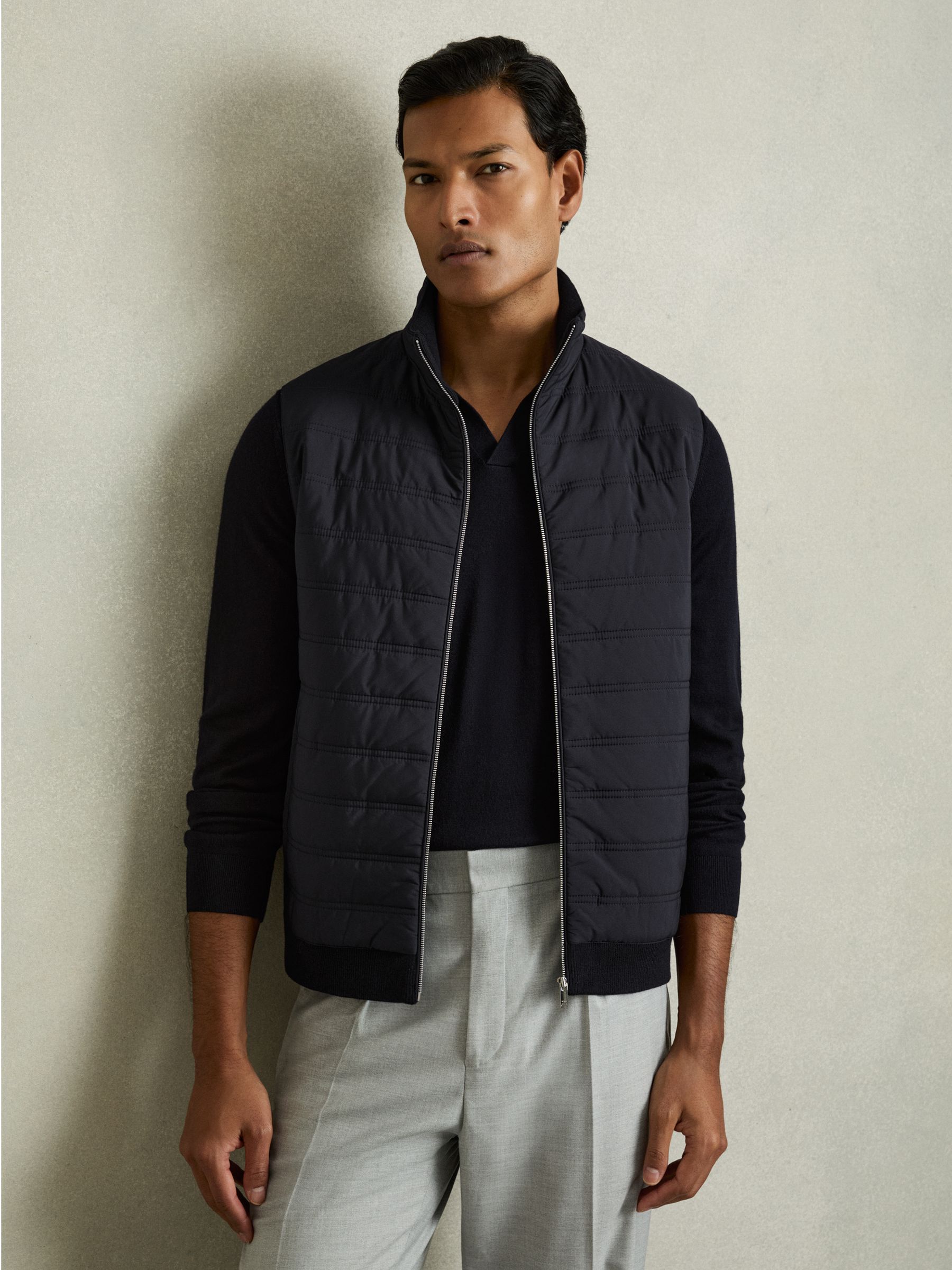 Hybrid Quilt and Knit Zip-Through Gilet in Navy - Image 3 of 9