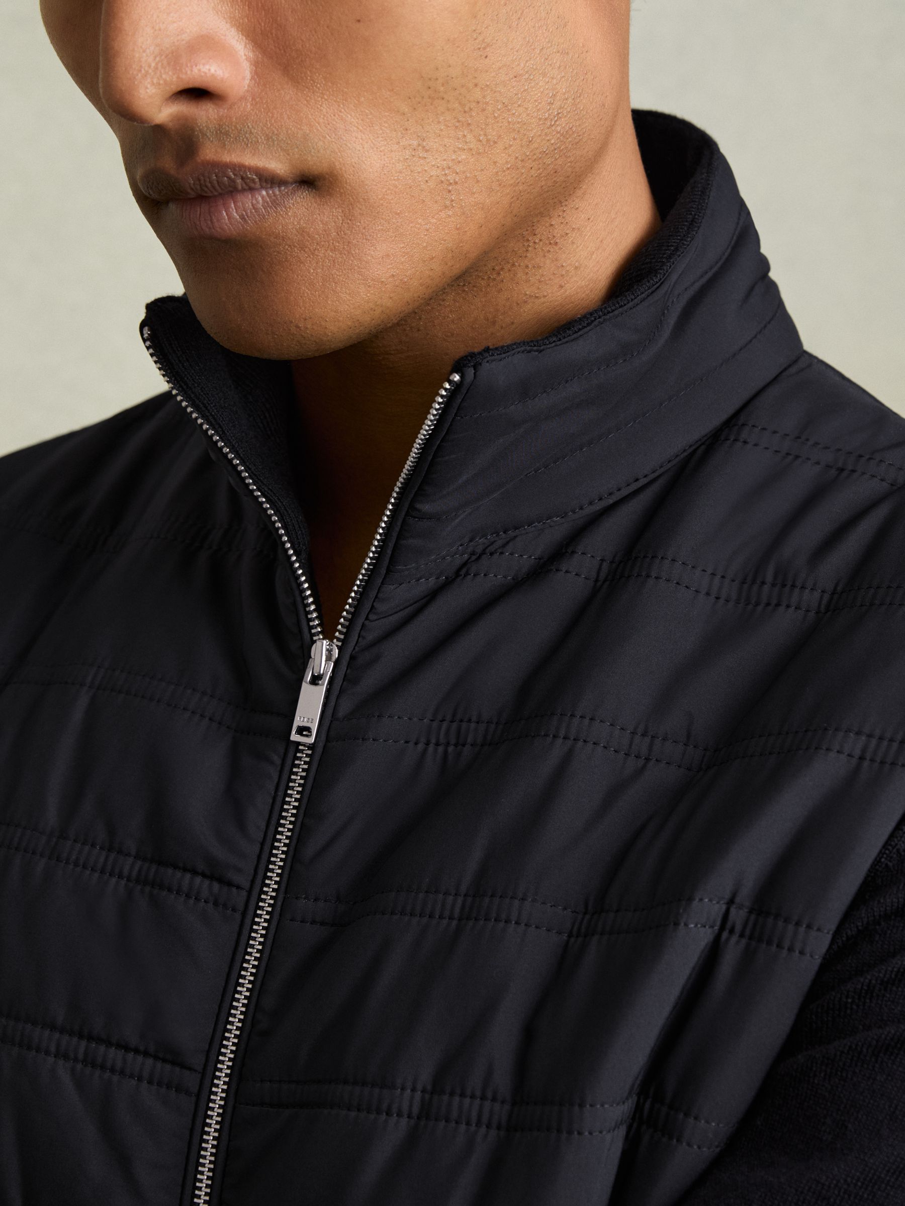 Hybrid Quilt and Knit Zip-Through Gilet in Navy - Image 5 of 9
