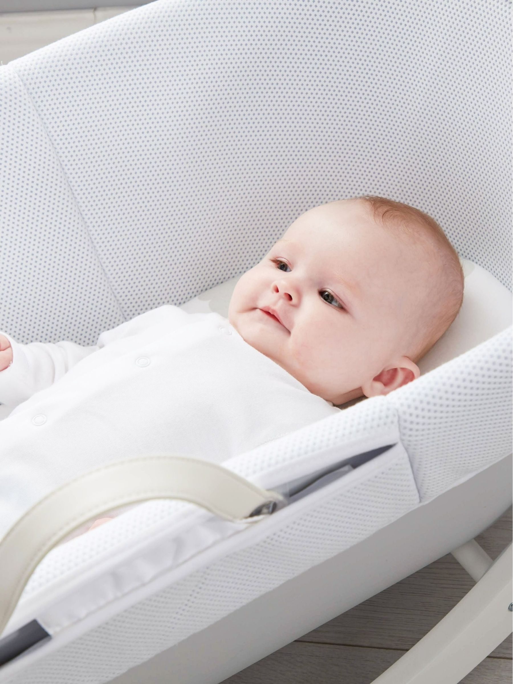 Shnuggle Dreami Moses Basket and Stand - Image 10 of 10