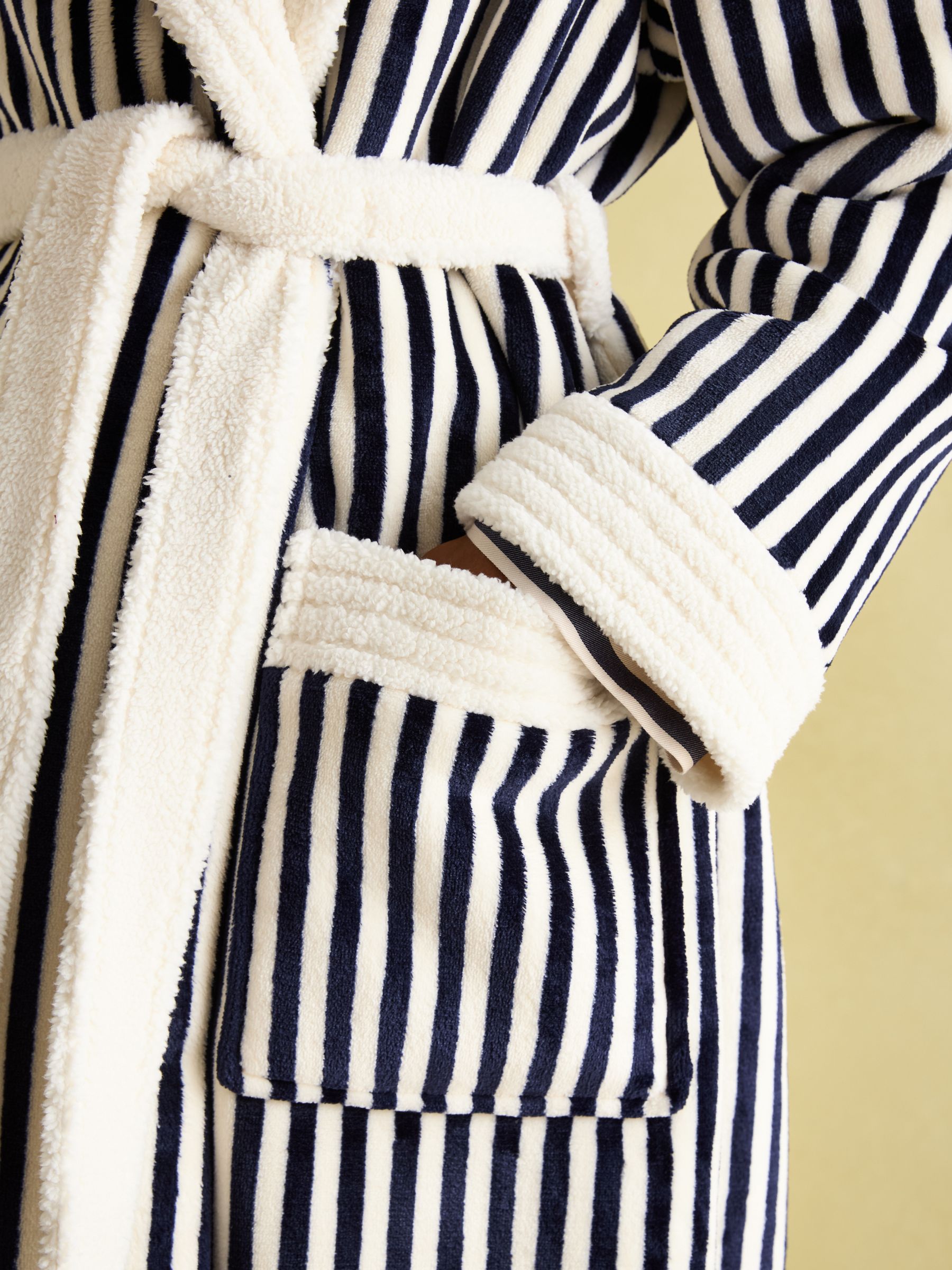 Matilda Navy & White Fleece Lined Dressing Gown - Image 5 of 7