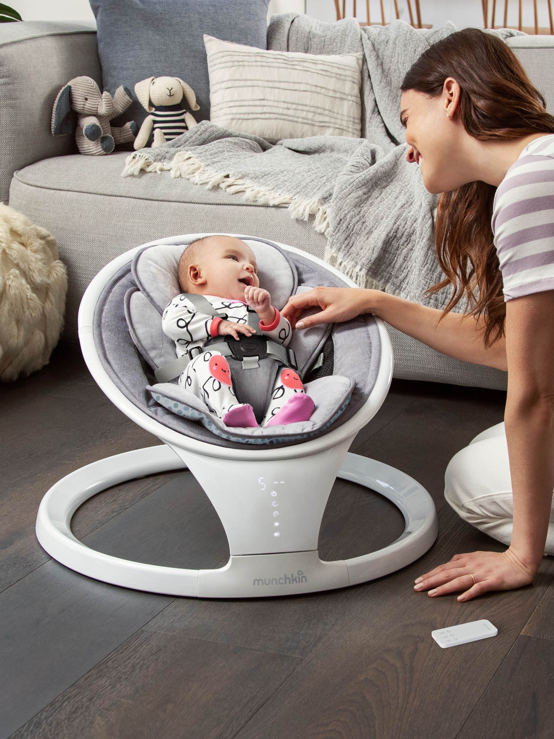 Munchkin Bluetooth Enabled Baby Swing - Image 6 of 9