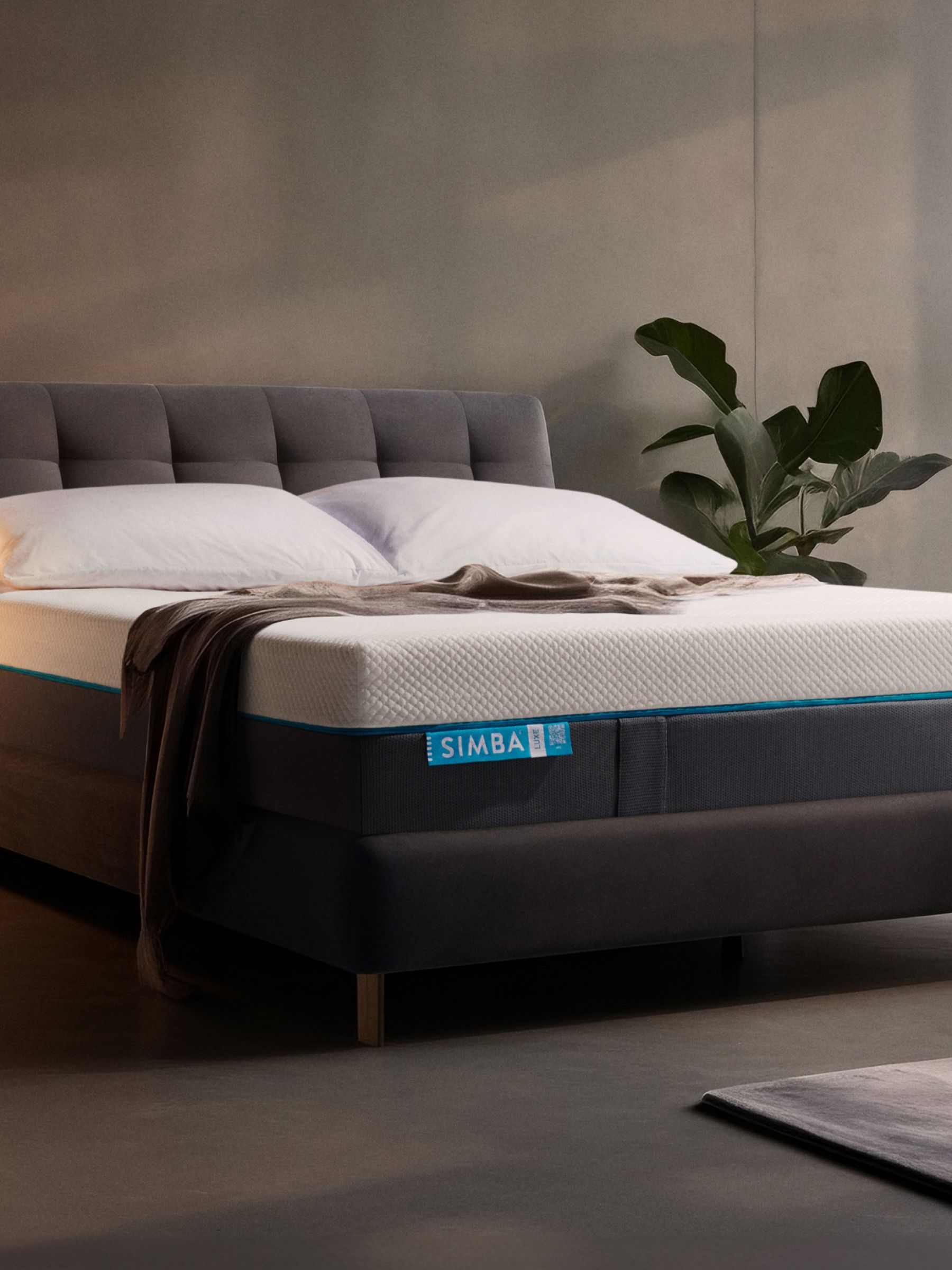 Simba White Hybrid Luxe Mattress - Image 1 of 4