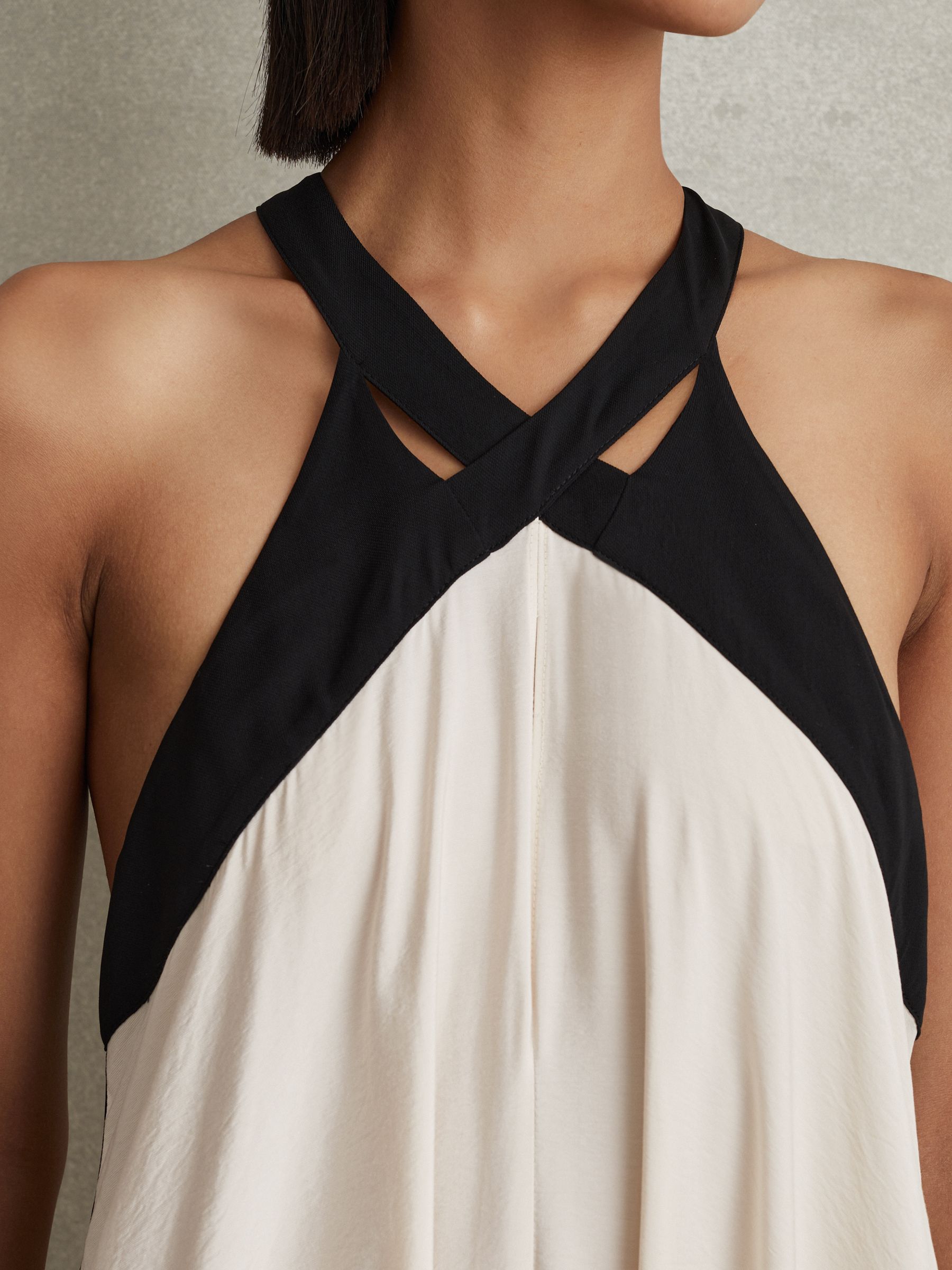 Relaxed Colourblock Maxi Dress in Neutral/Black - Image 5 of 6