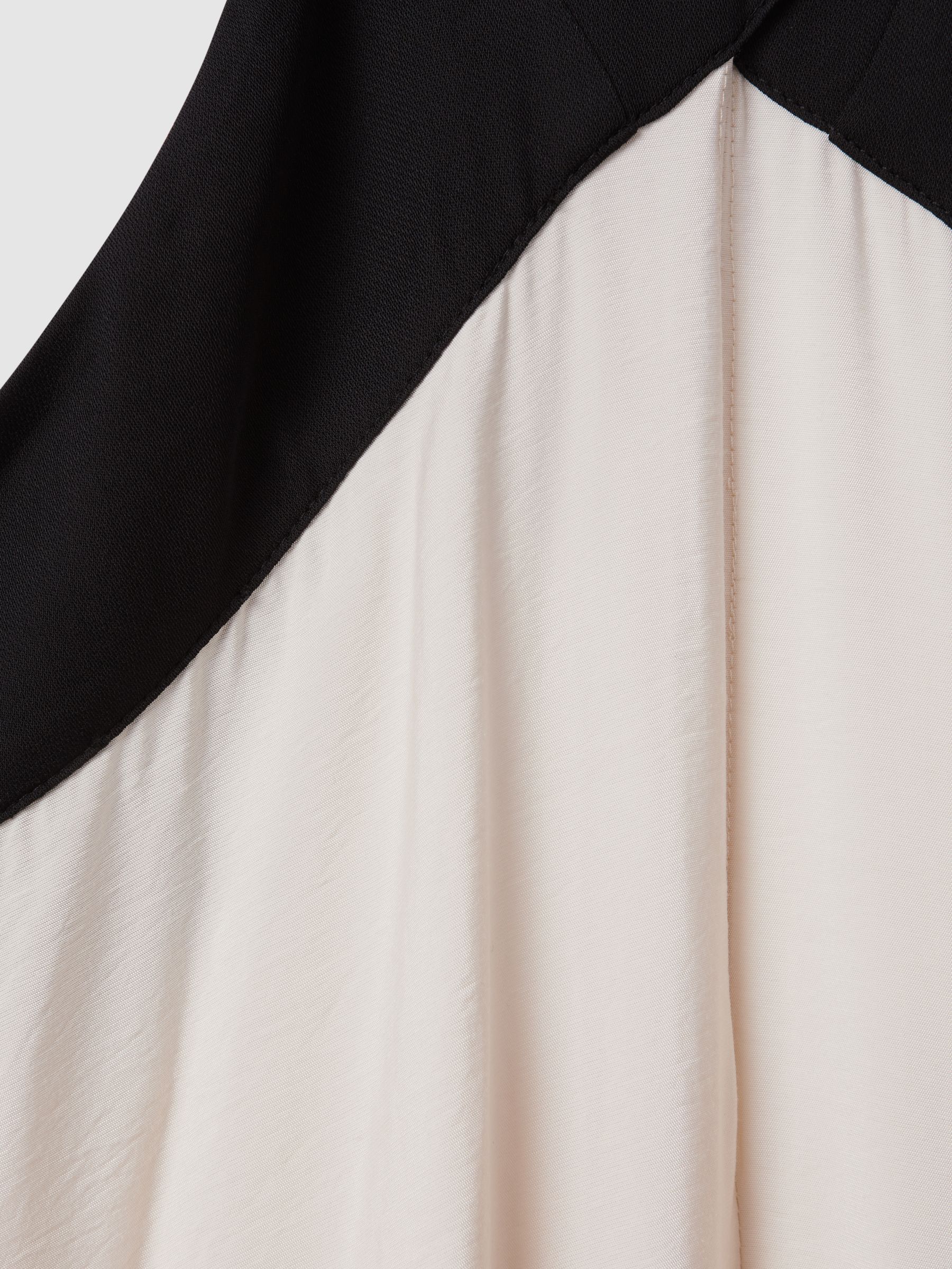 Relaxed Colourblock Maxi Dress in Neutral/Black - Image 6 of 6