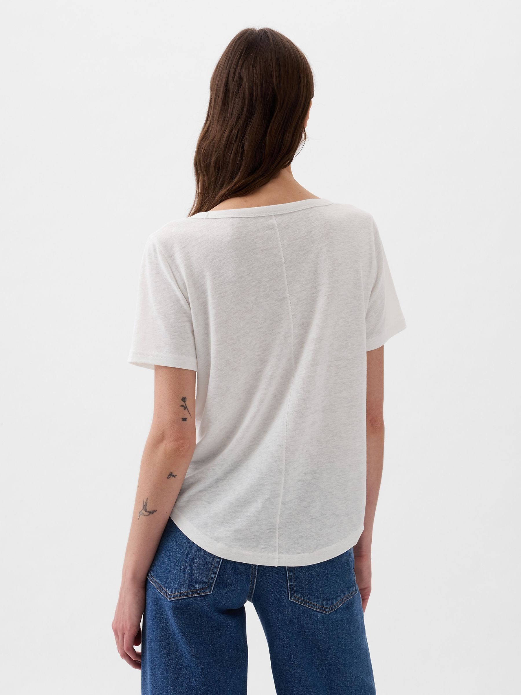White Linen Blend Short Sleeve Scoop Neck T-Shirt - Image 2 of 3