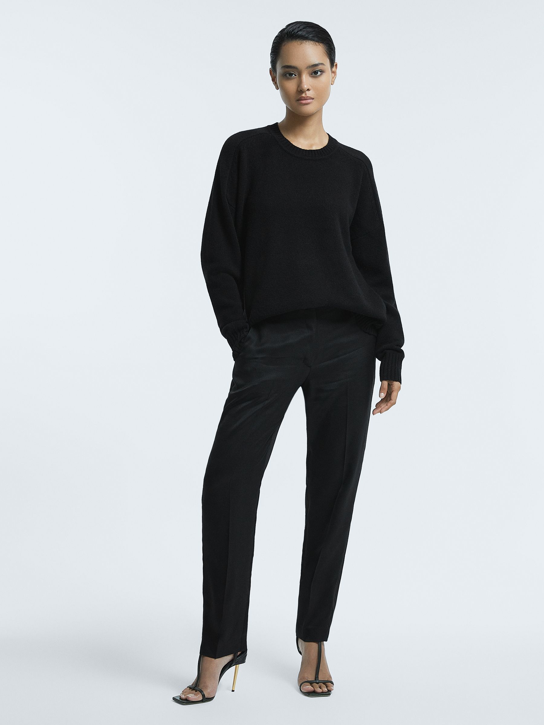Cashmere Crew Neck Jumper in Black - Image 3 of 5