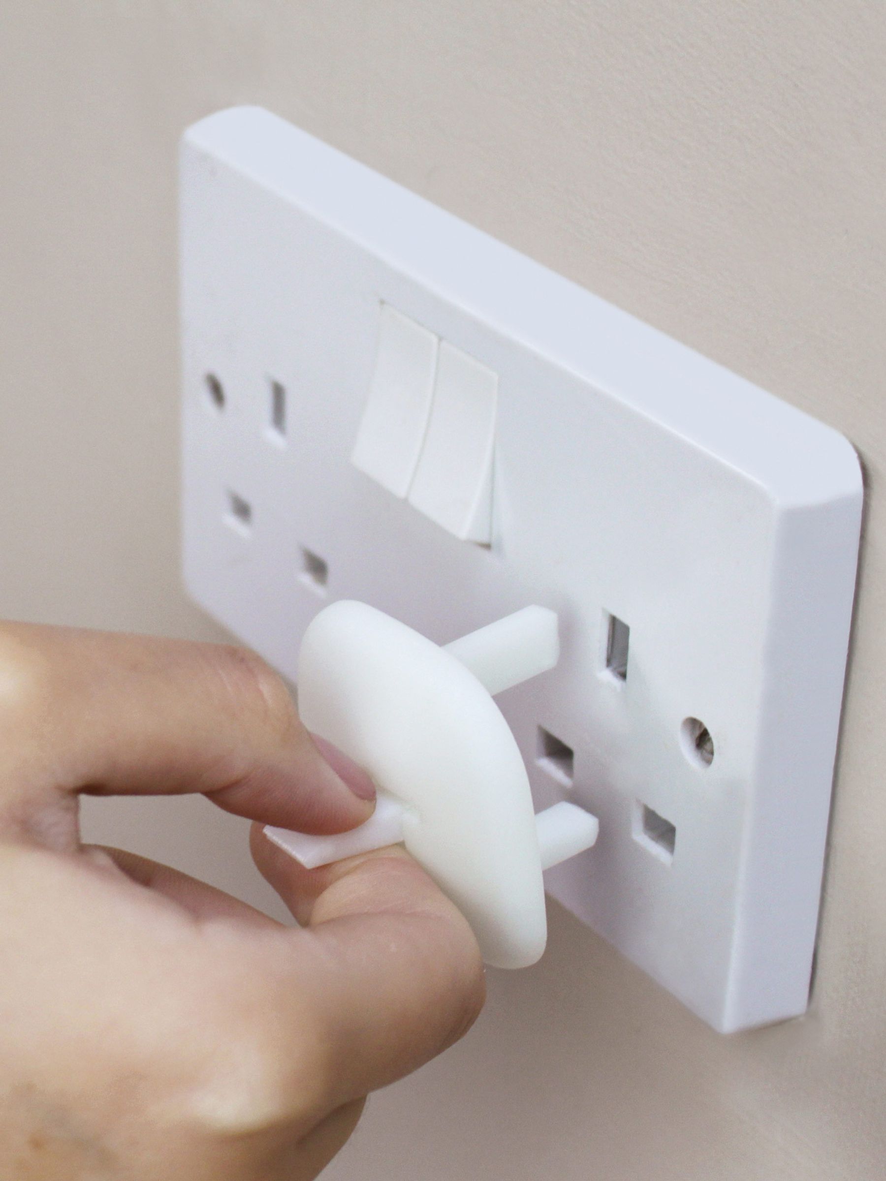 Fred Plug Socket Covers x 6 - Image 2 of 4