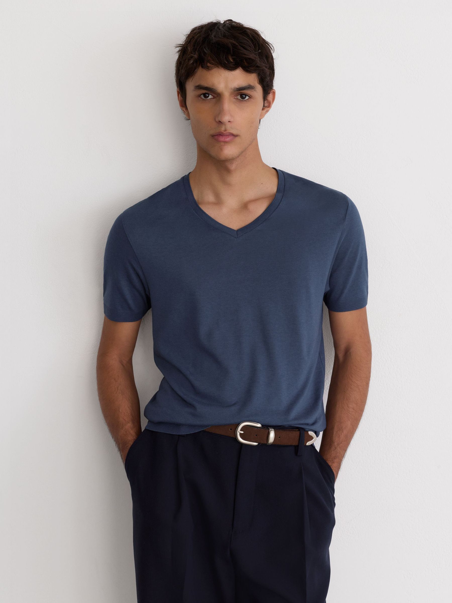 Cotton-Modal V-Neck Tailored-Fit T-Shirt in Airforce Blue - Image 1 de 6